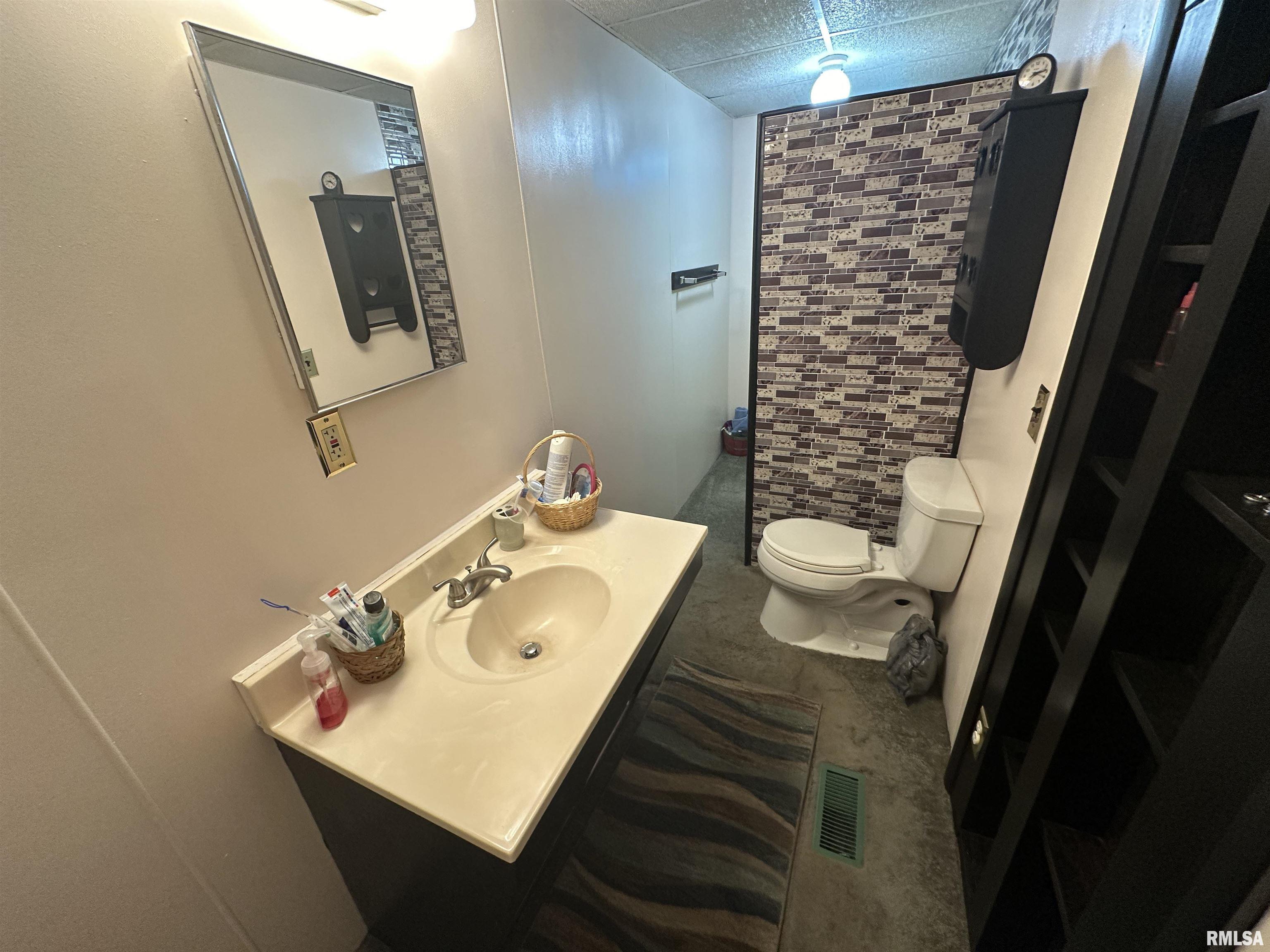 409 E 2ND SOUTH Street