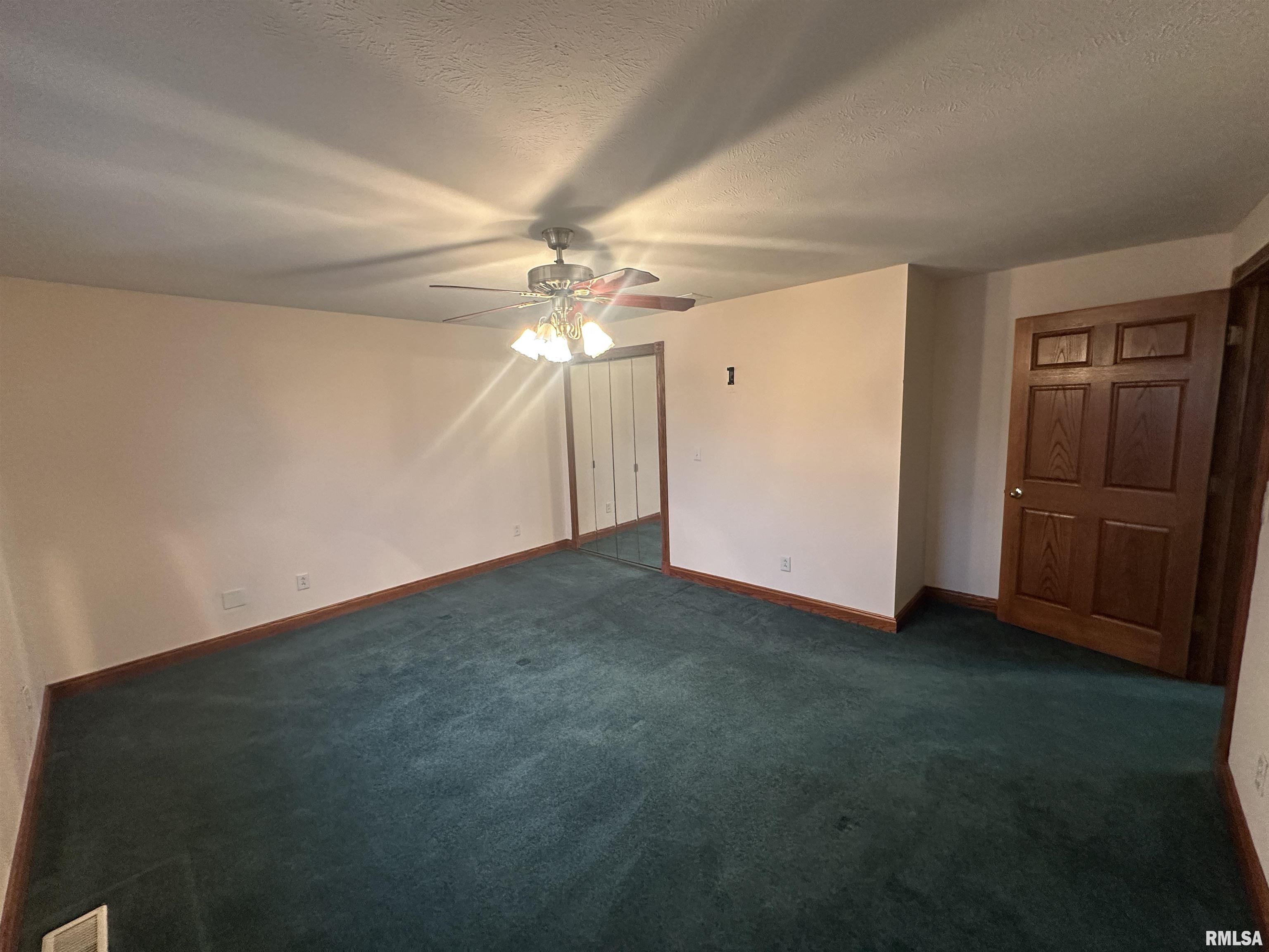 812 W MAIN Street