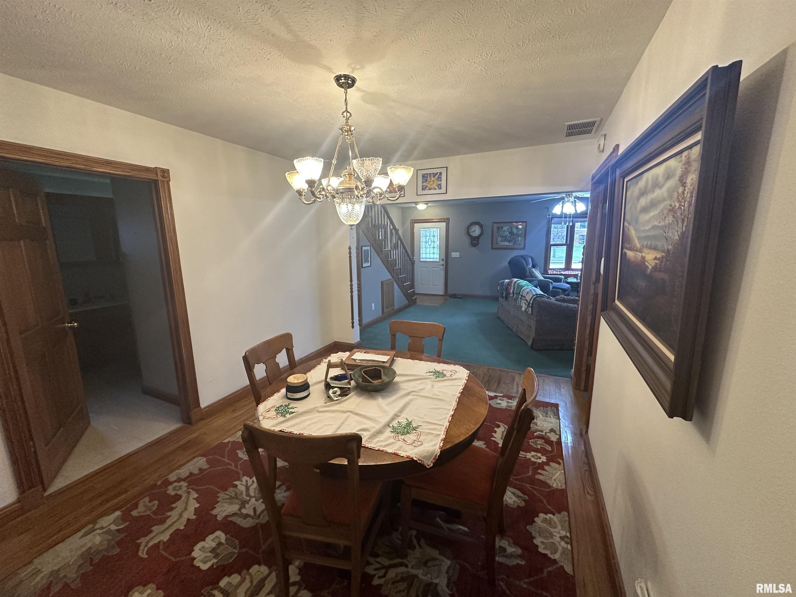 812 W MAIN Street