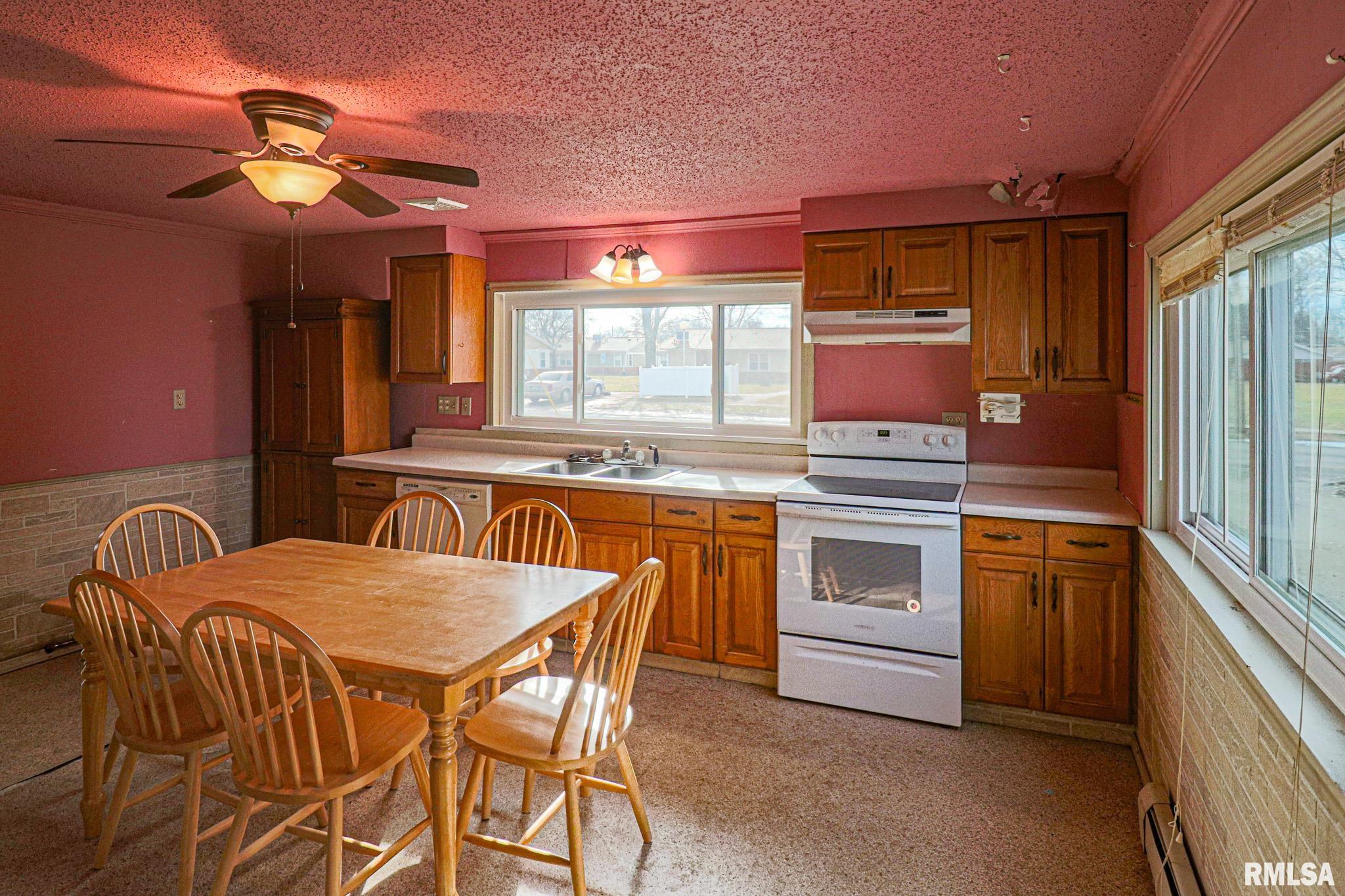 420 W BUCHANAN Street