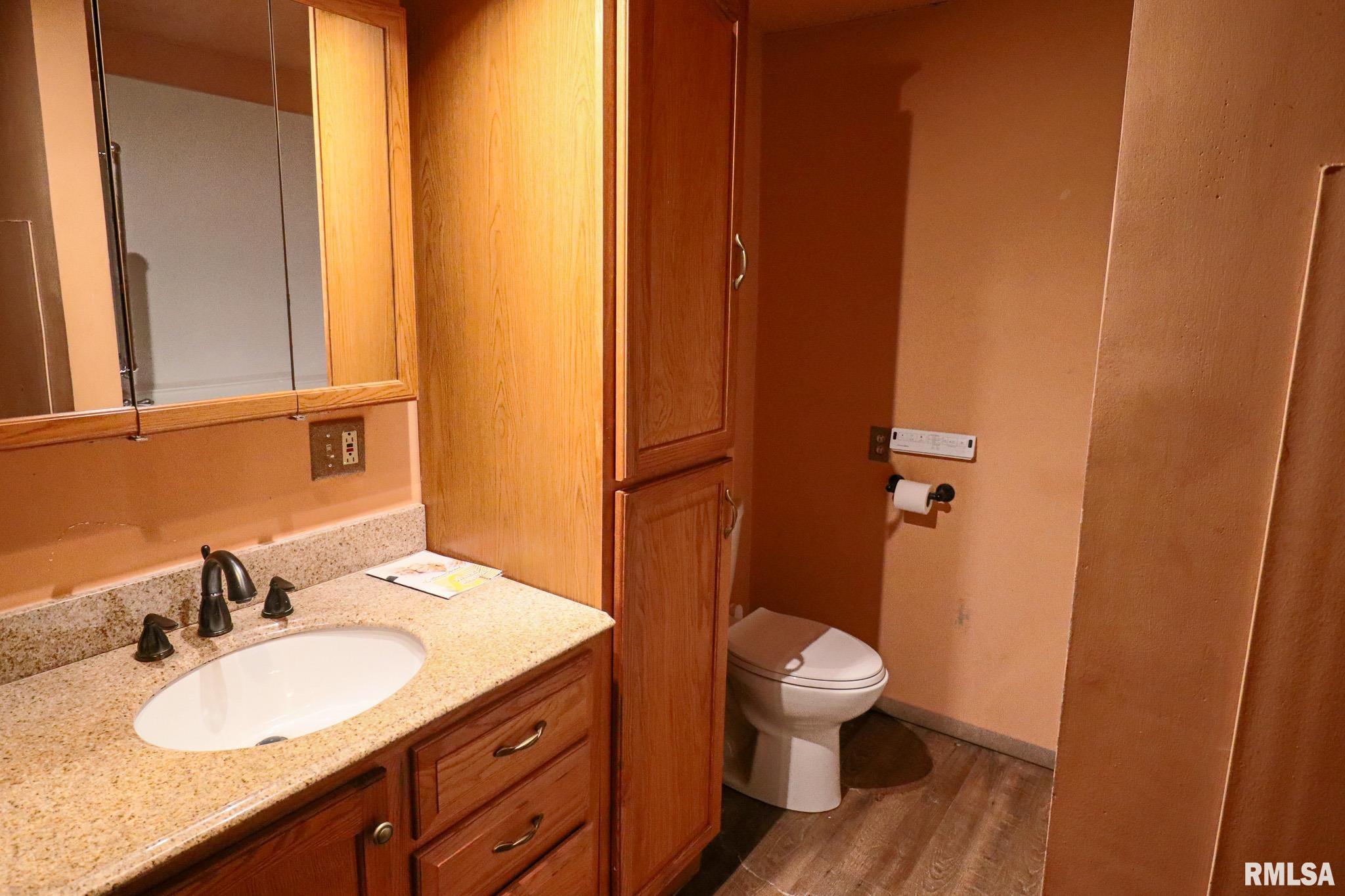 420 W BUCHANAN Street