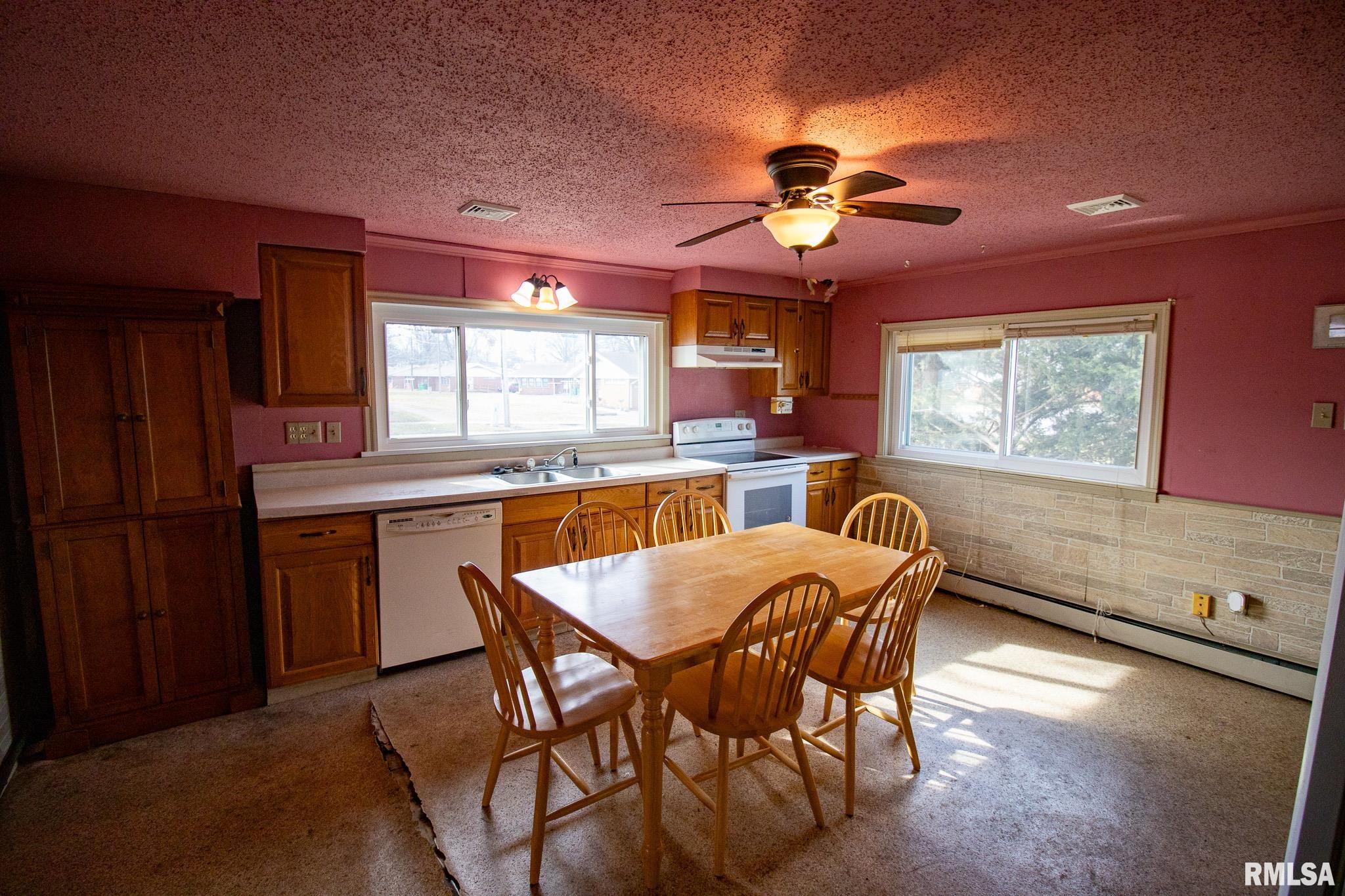 420 W BUCHANAN Street