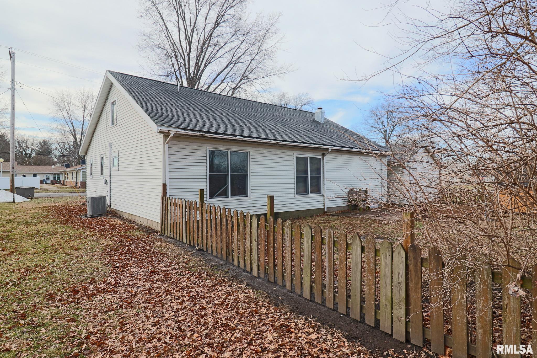 420 W BUCHANAN Street