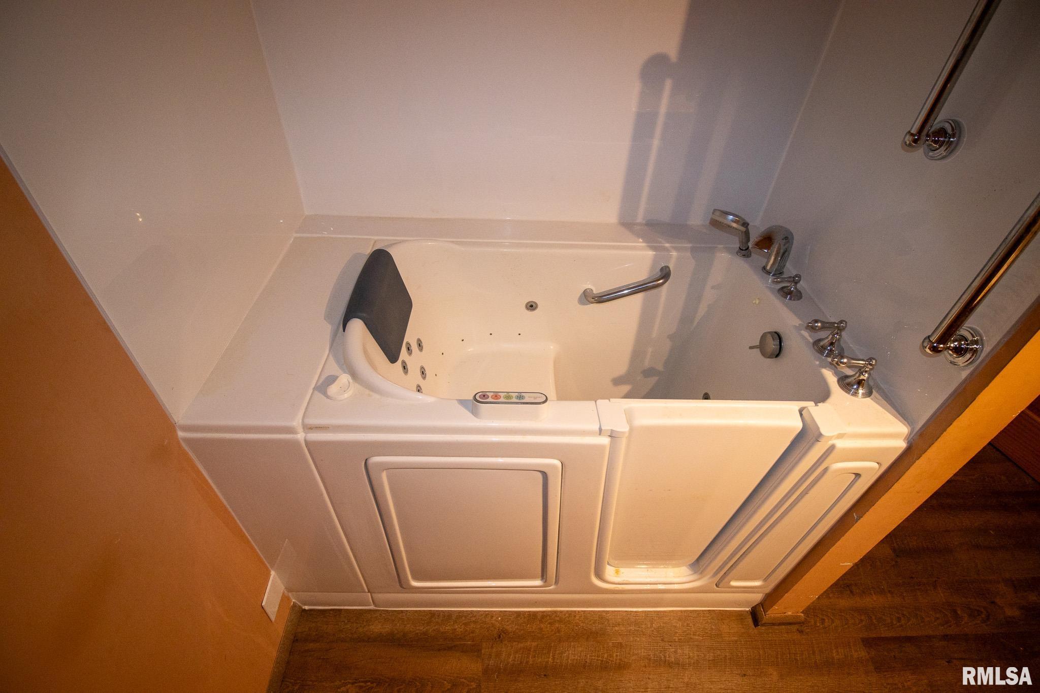 420 W BUCHANAN Street