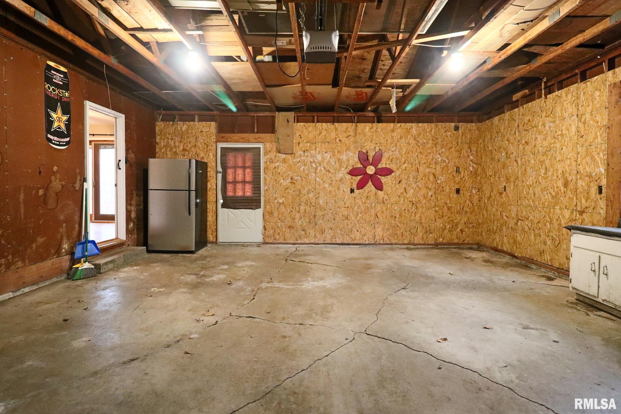 401 OAKBROOK Drive