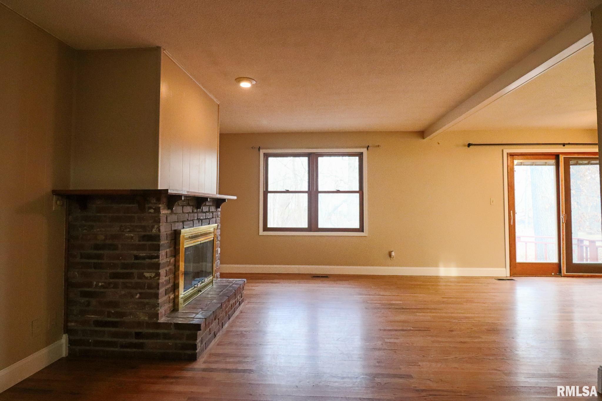 401 OAKBROOK Drive
