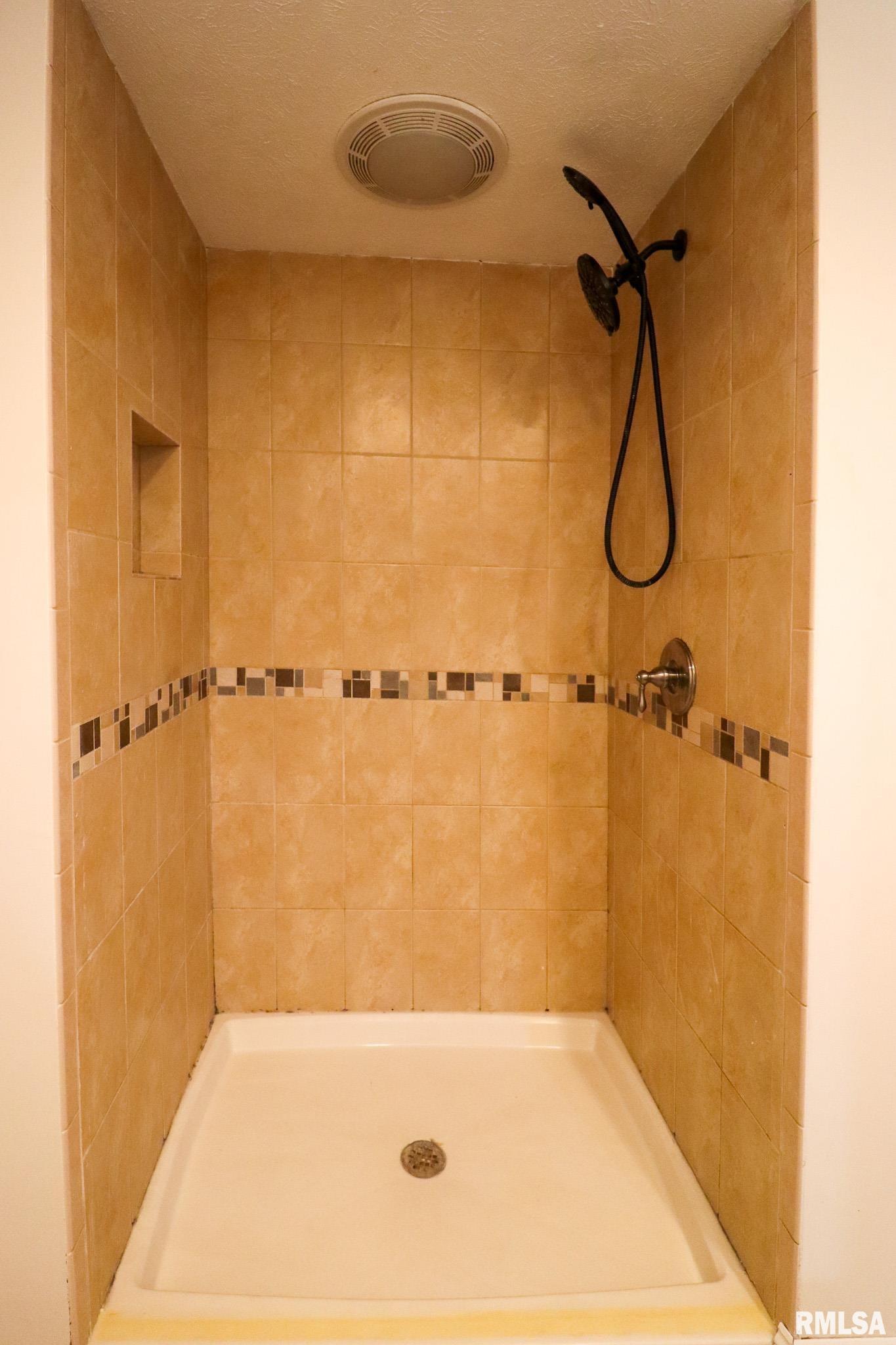 401 OAKBROOK Drive