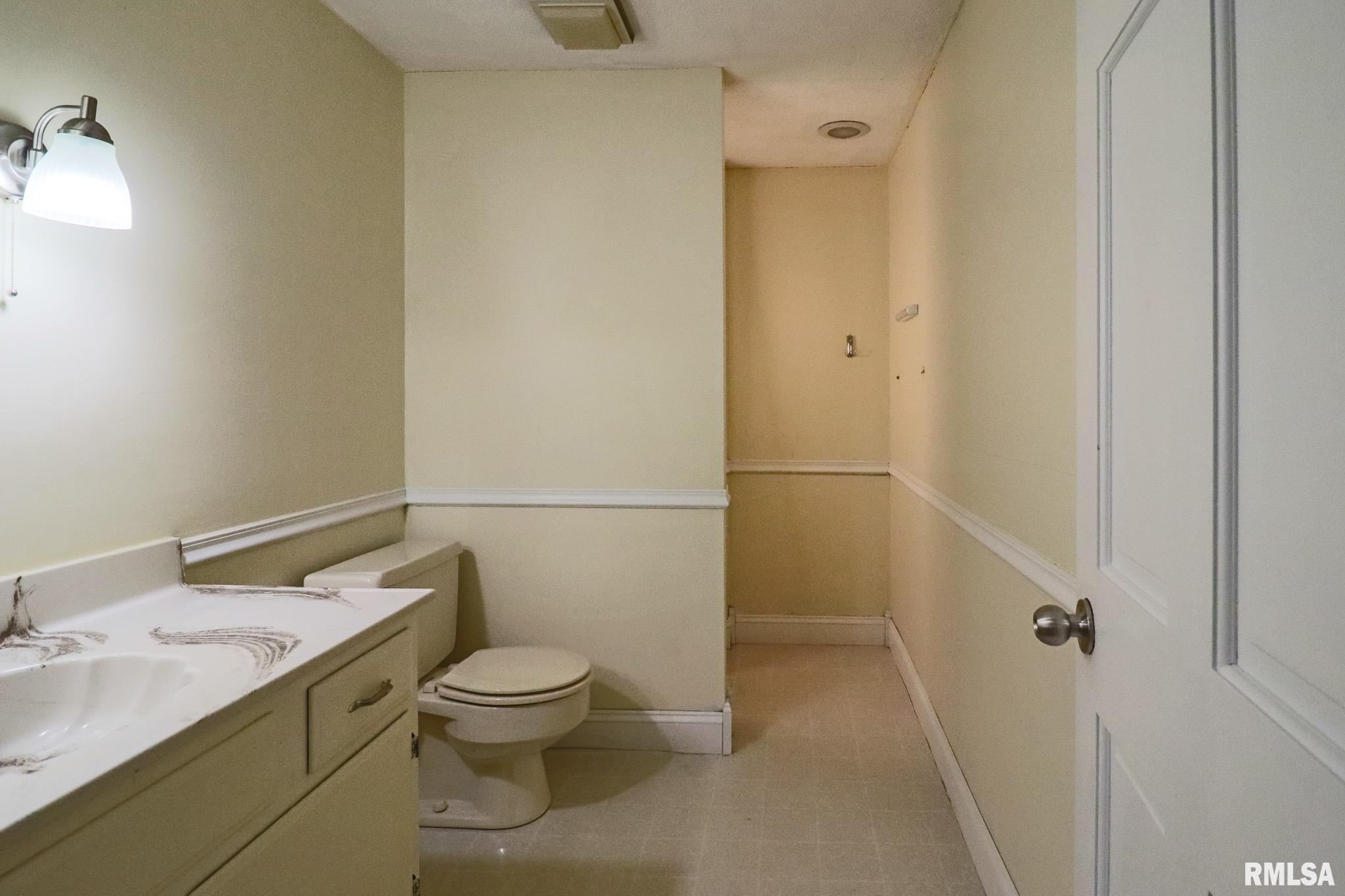 401 OAKBROOK Drive