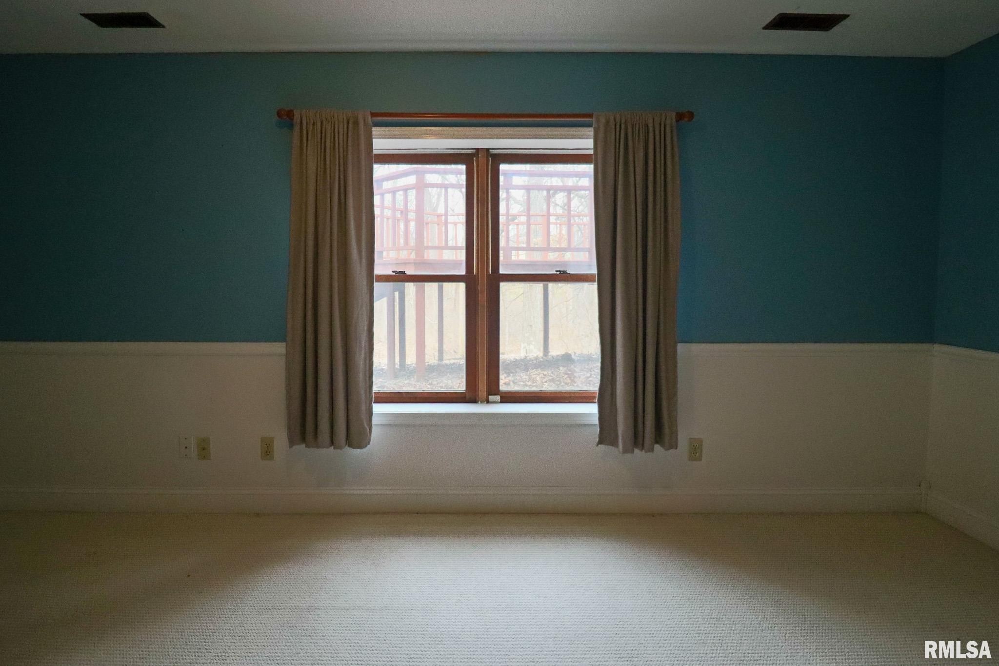 401 OAKBROOK Drive