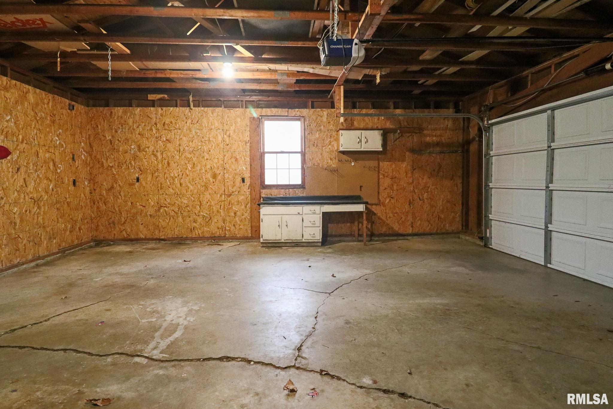 401 OAKBROOK Drive