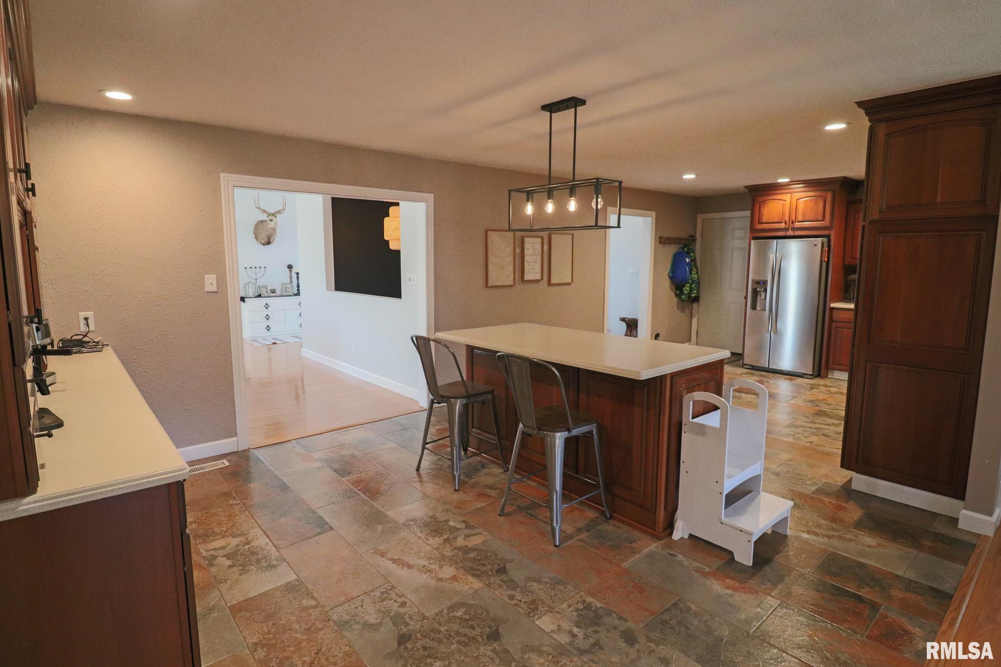 4 VALLEY Lane