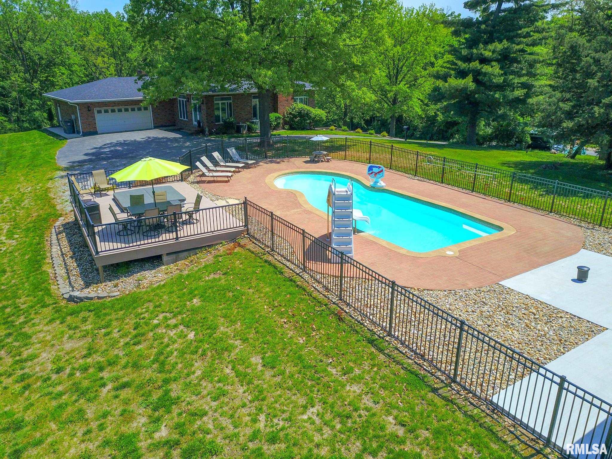 4 VALLEY Lane