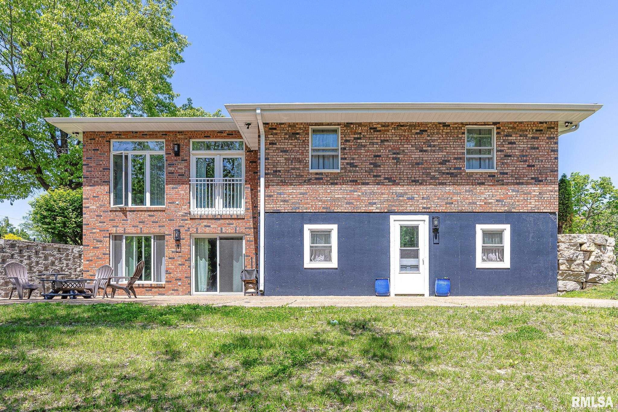 4 VALLEY Lane