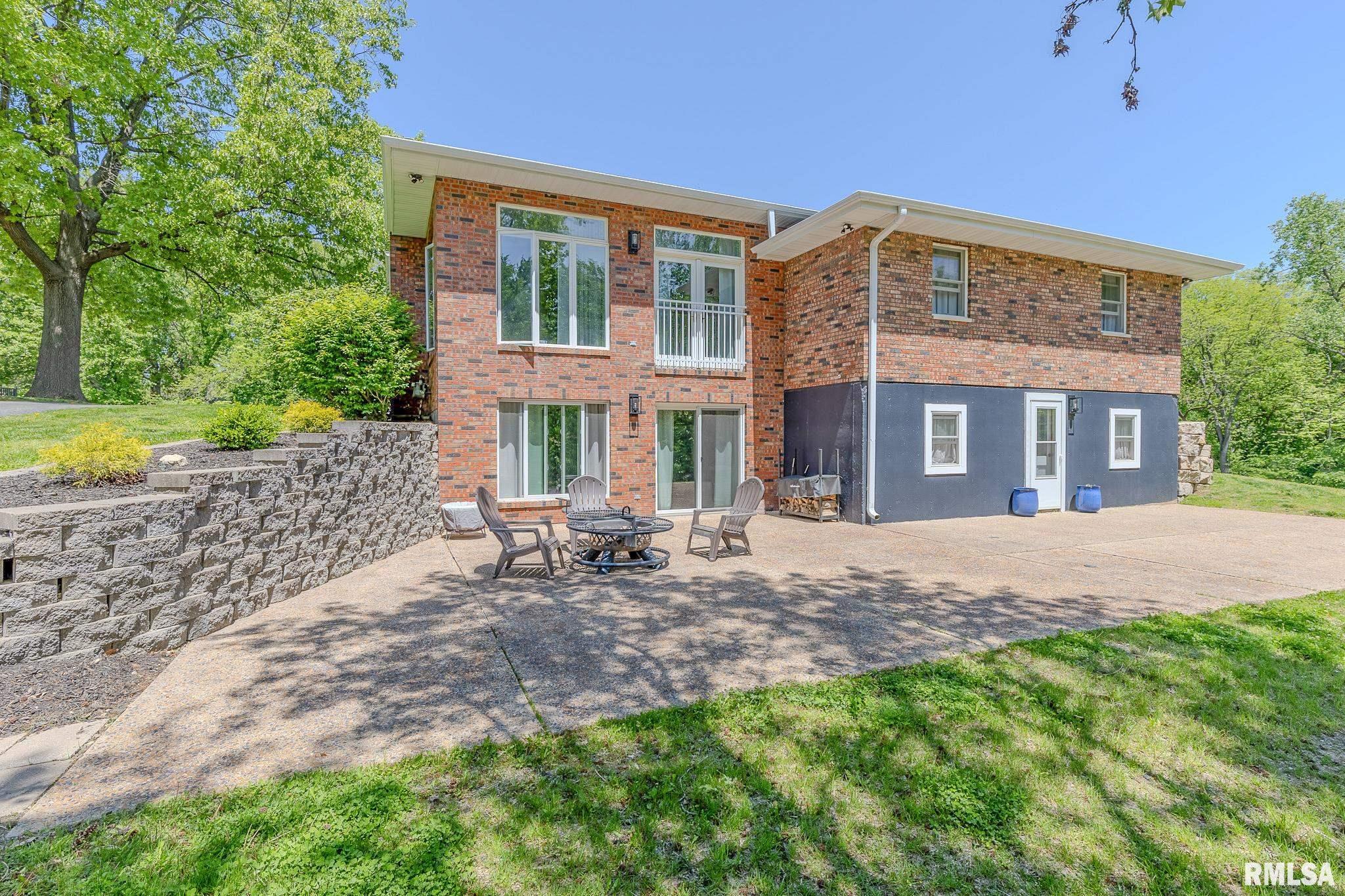 4 VALLEY Lane