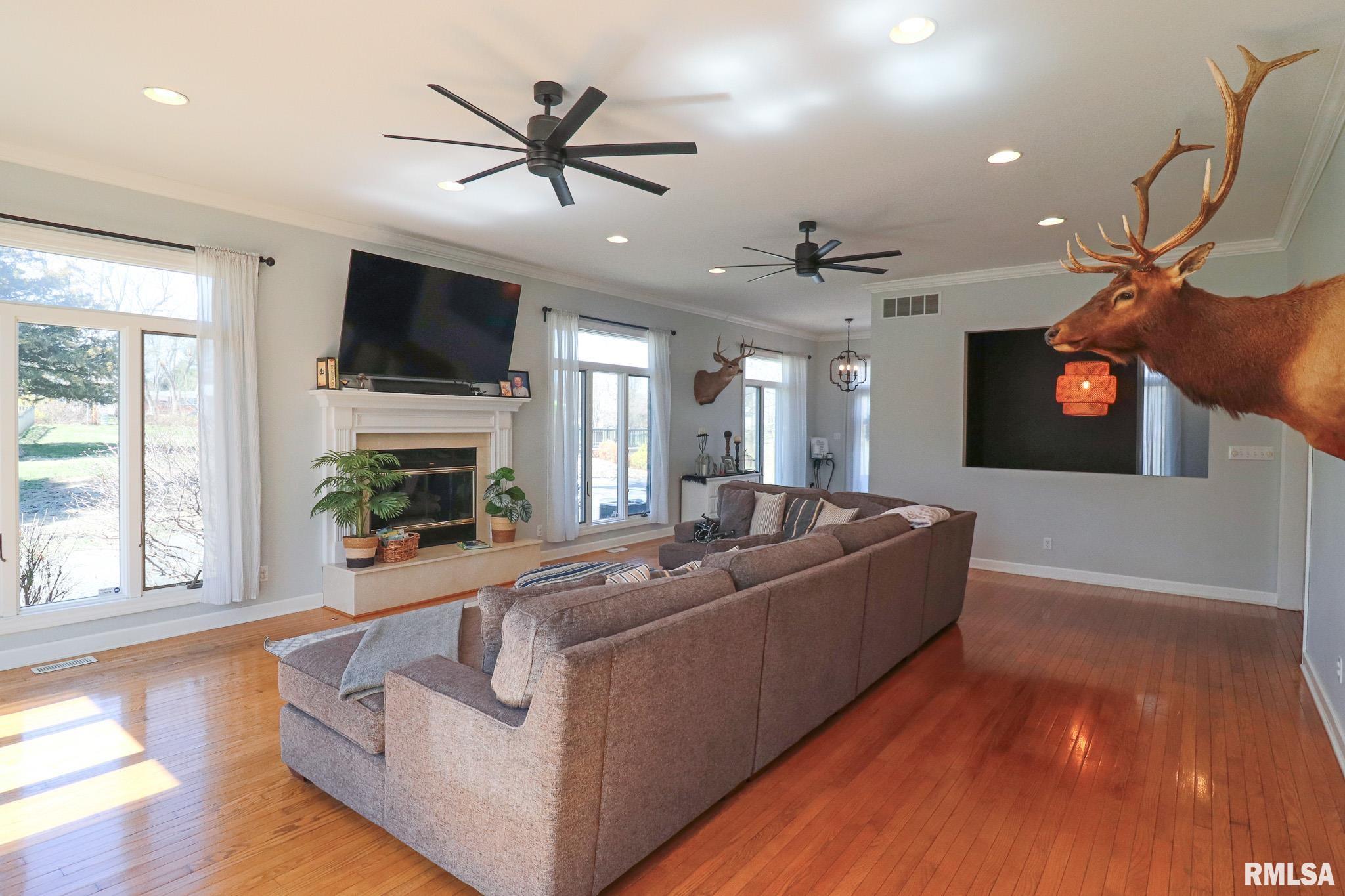 4 VALLEY Lane