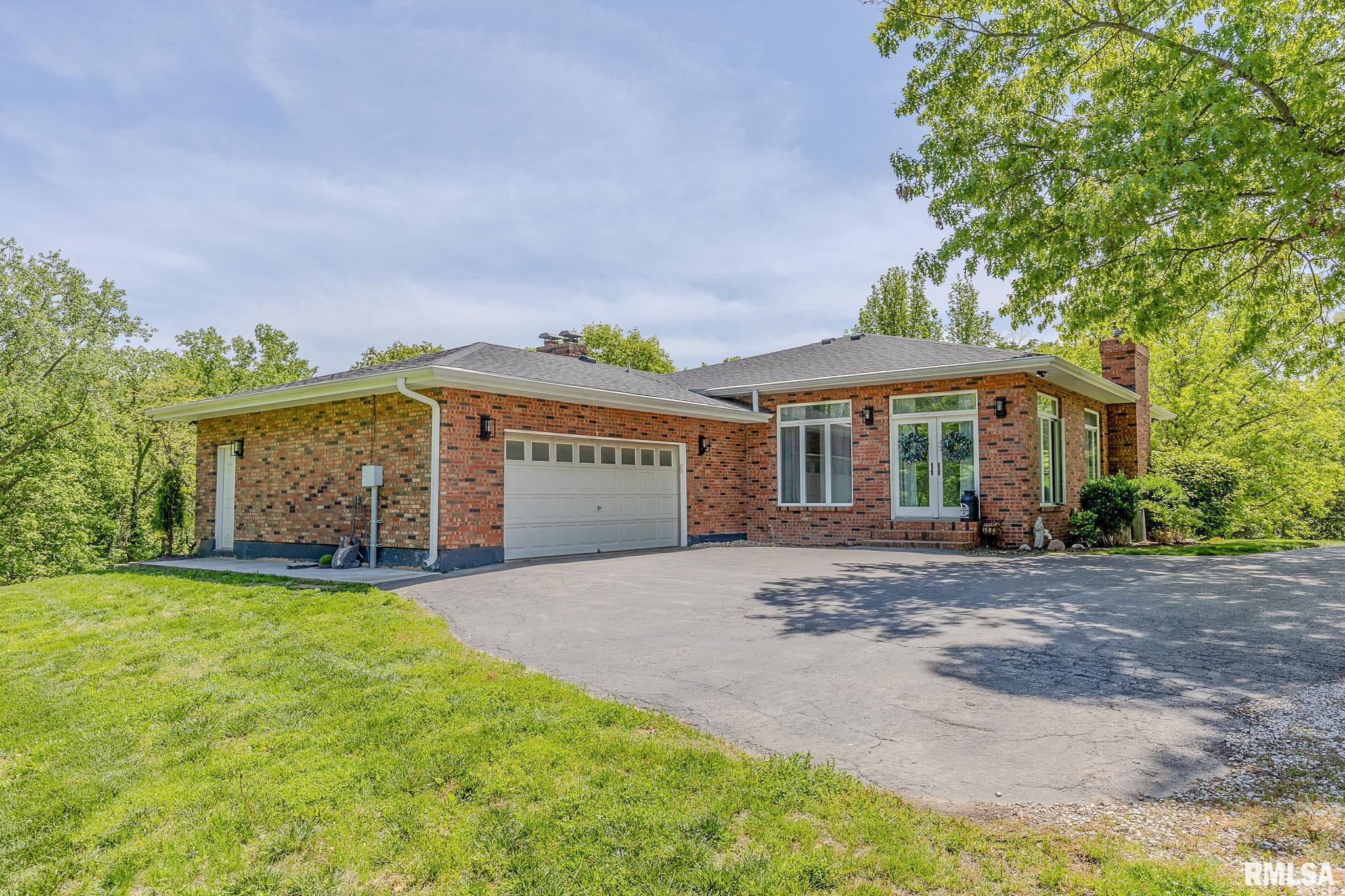 4 VALLEY Lane