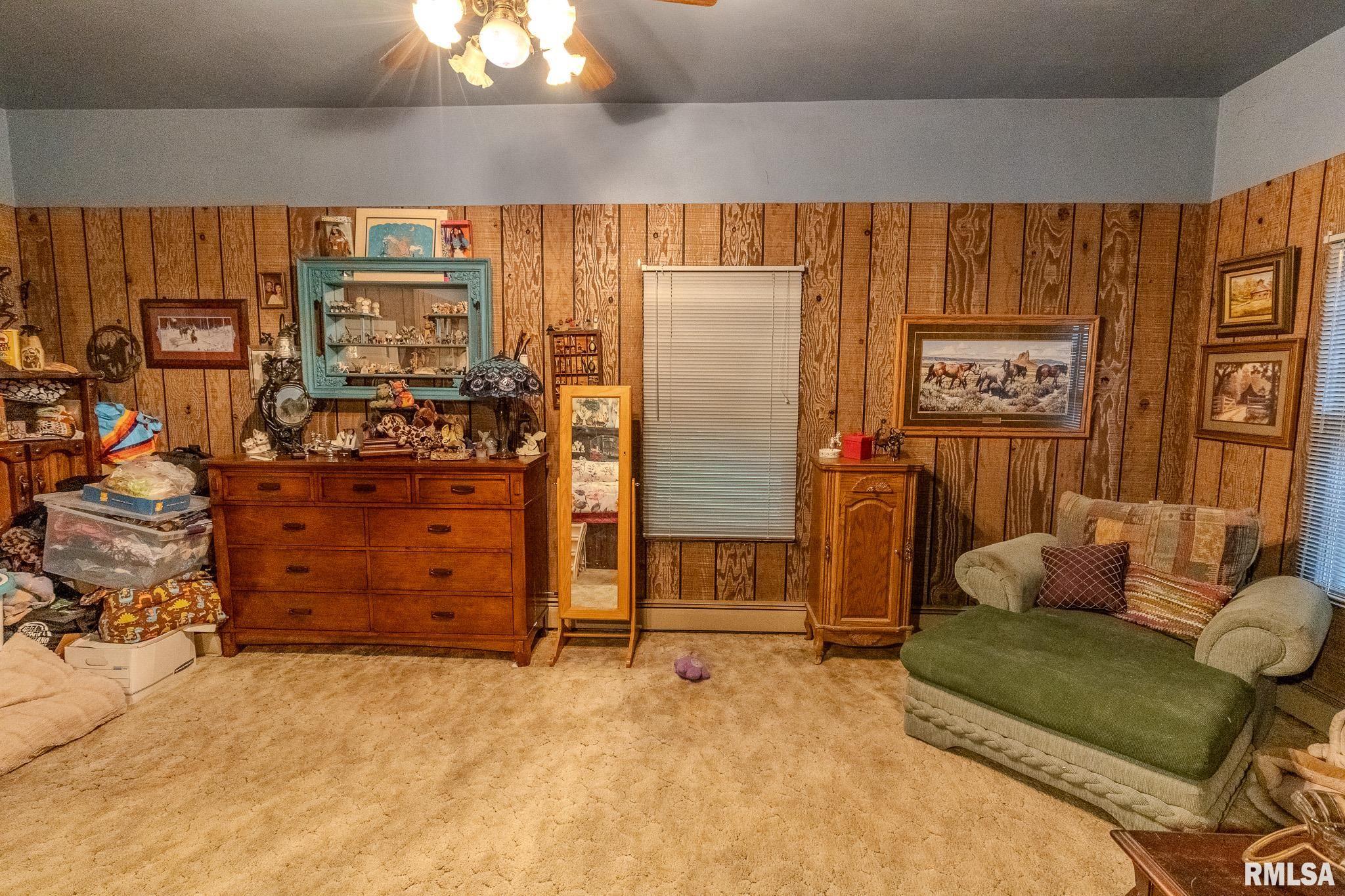 1925 CATALINA Lane