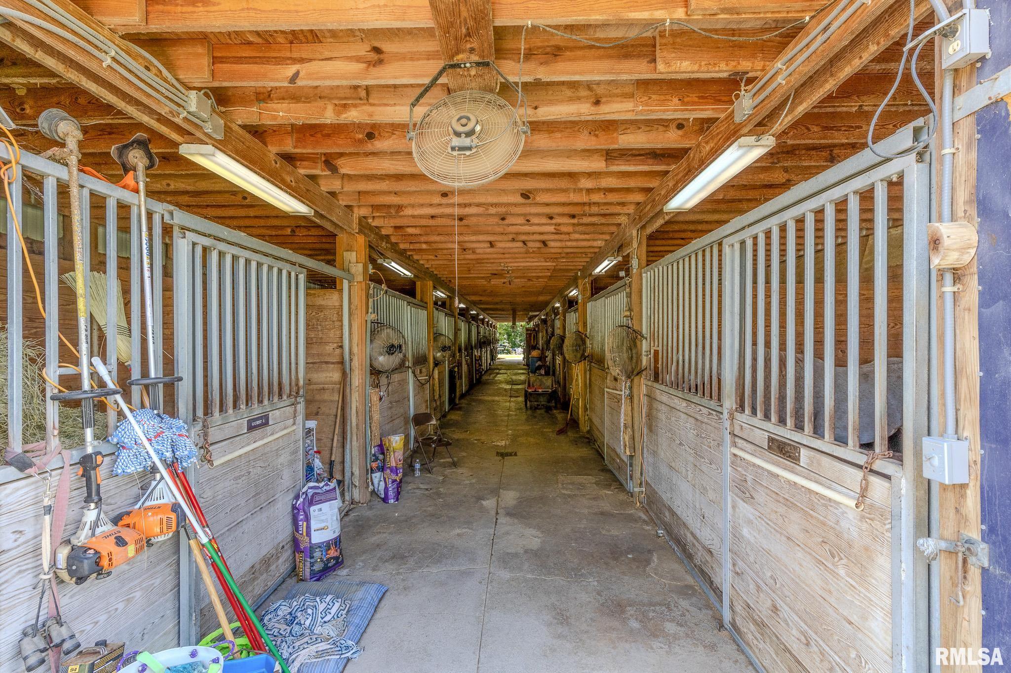 1925 CATALINA Lane