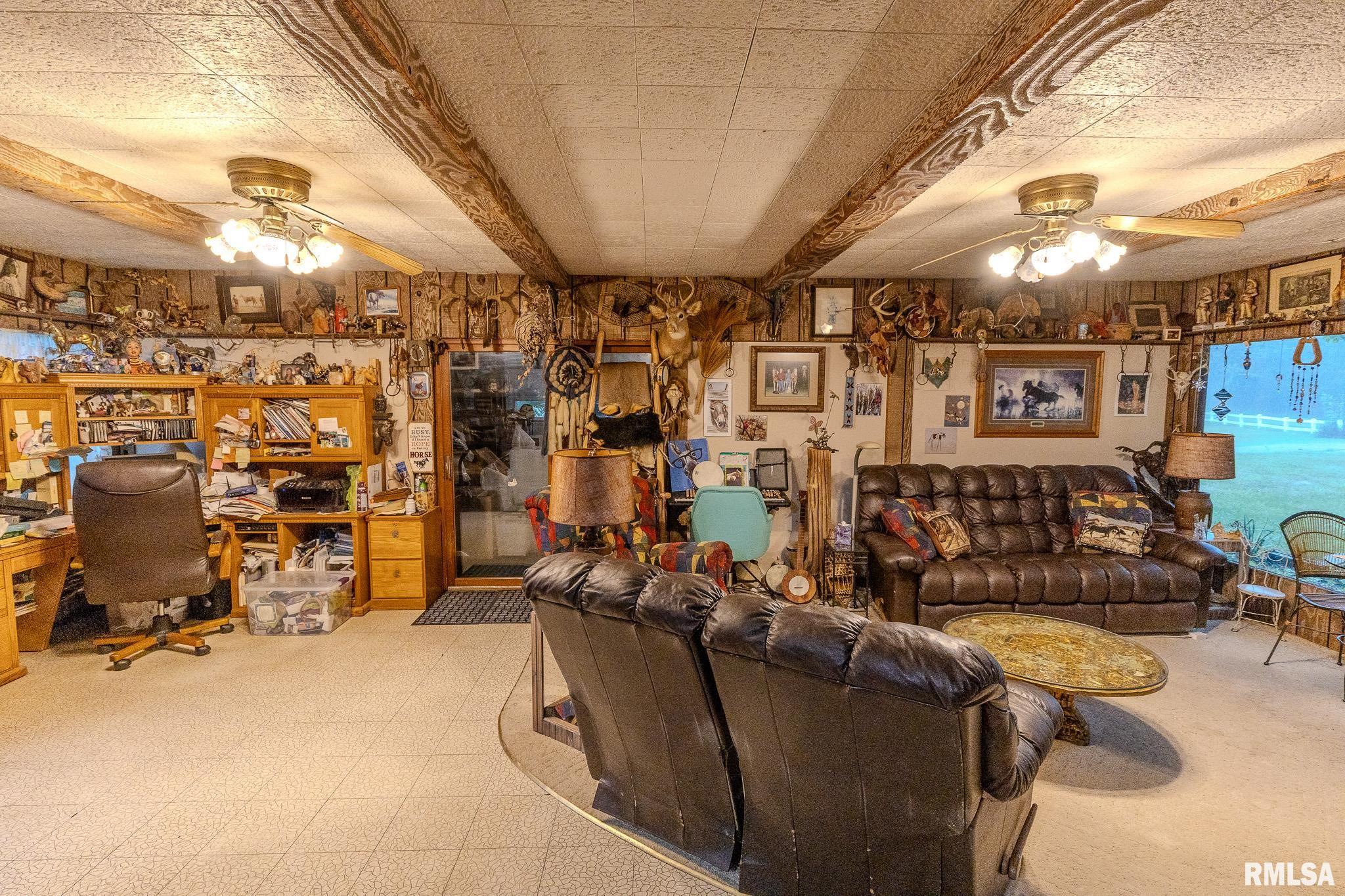 1925 CATALINA Lane