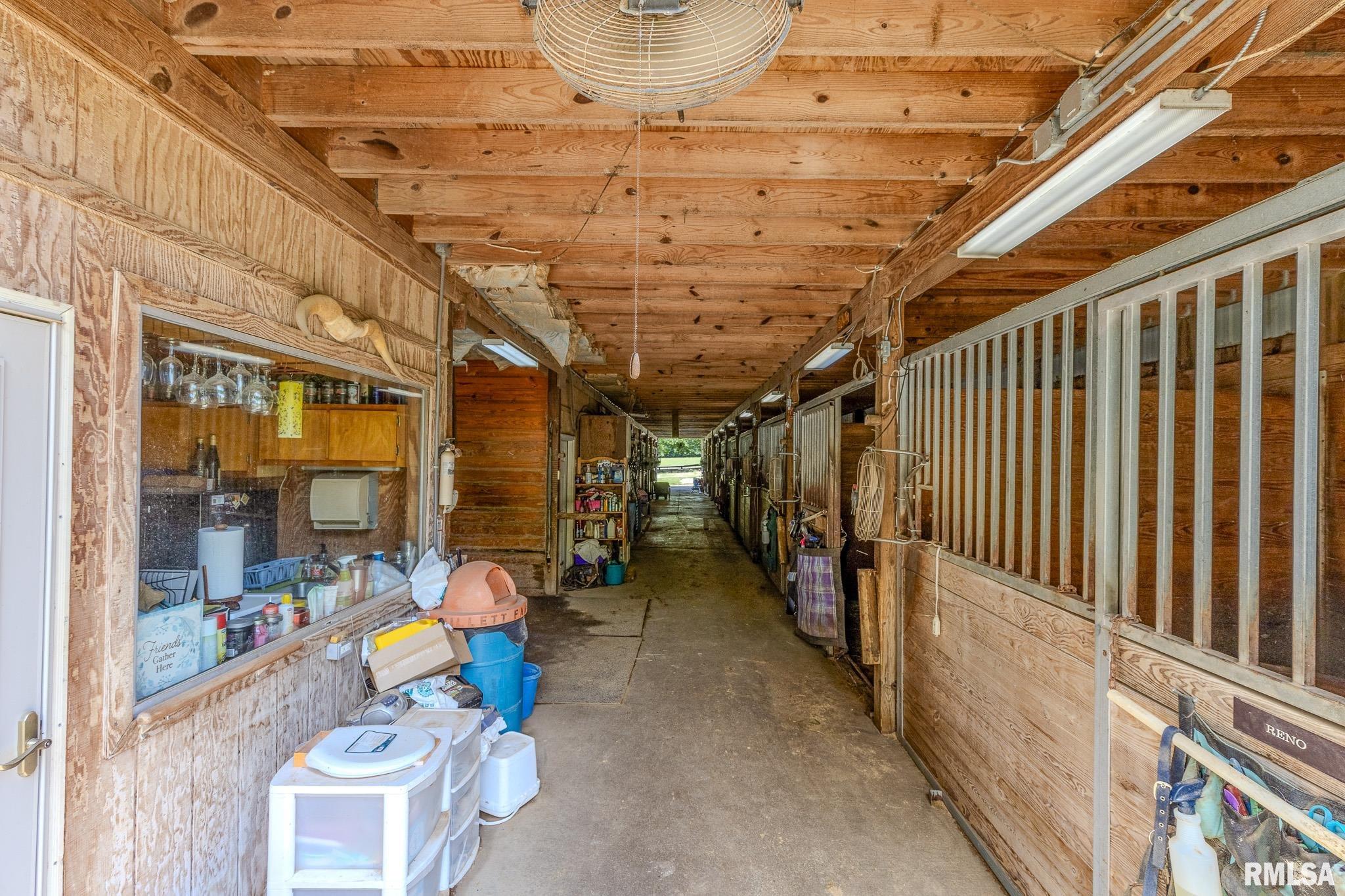 1925 CATALINA Lane
