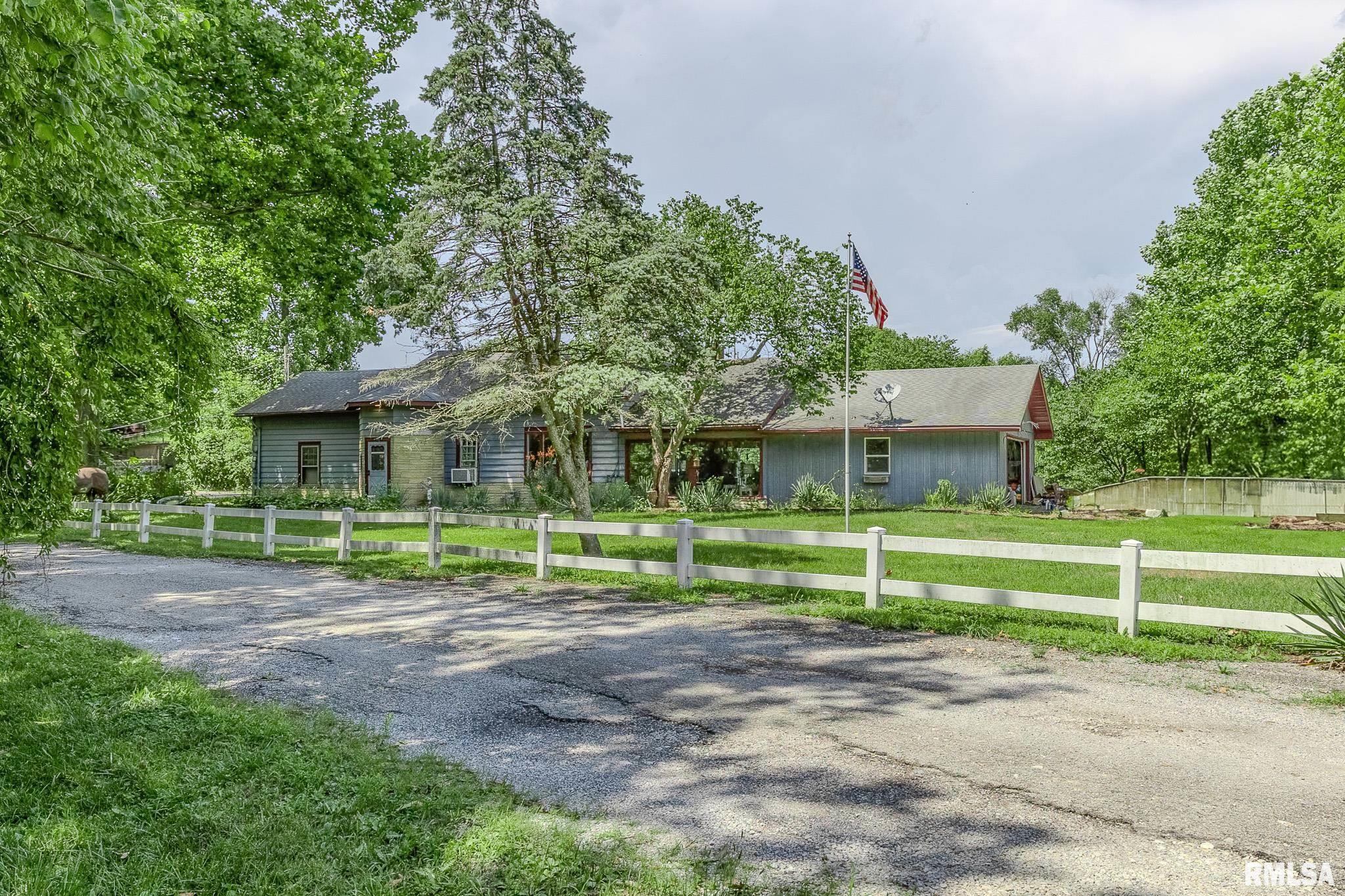 1925 CATALINA Lane