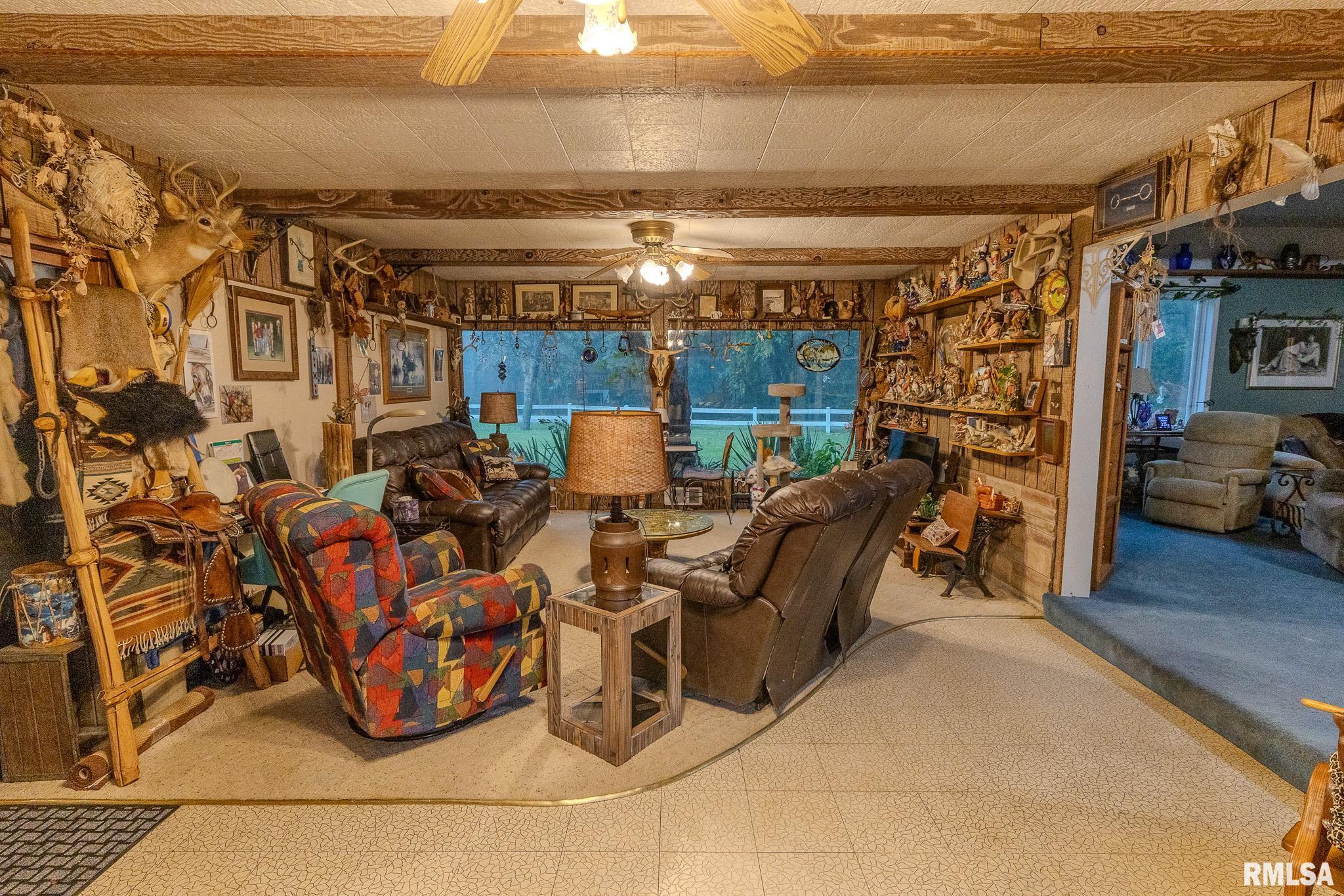 1925 CATALINA Lane
