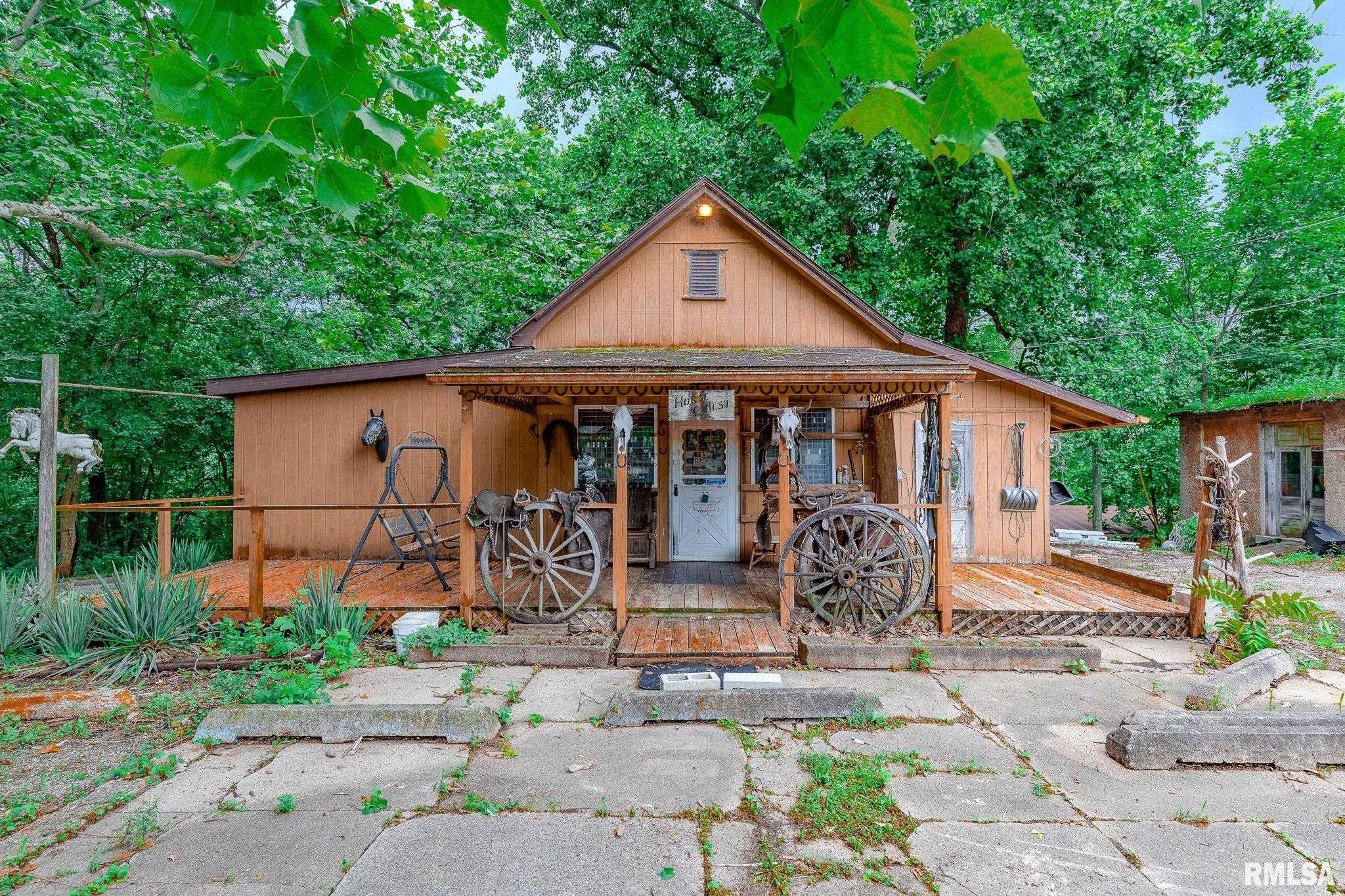 1925 CATALINA Lane