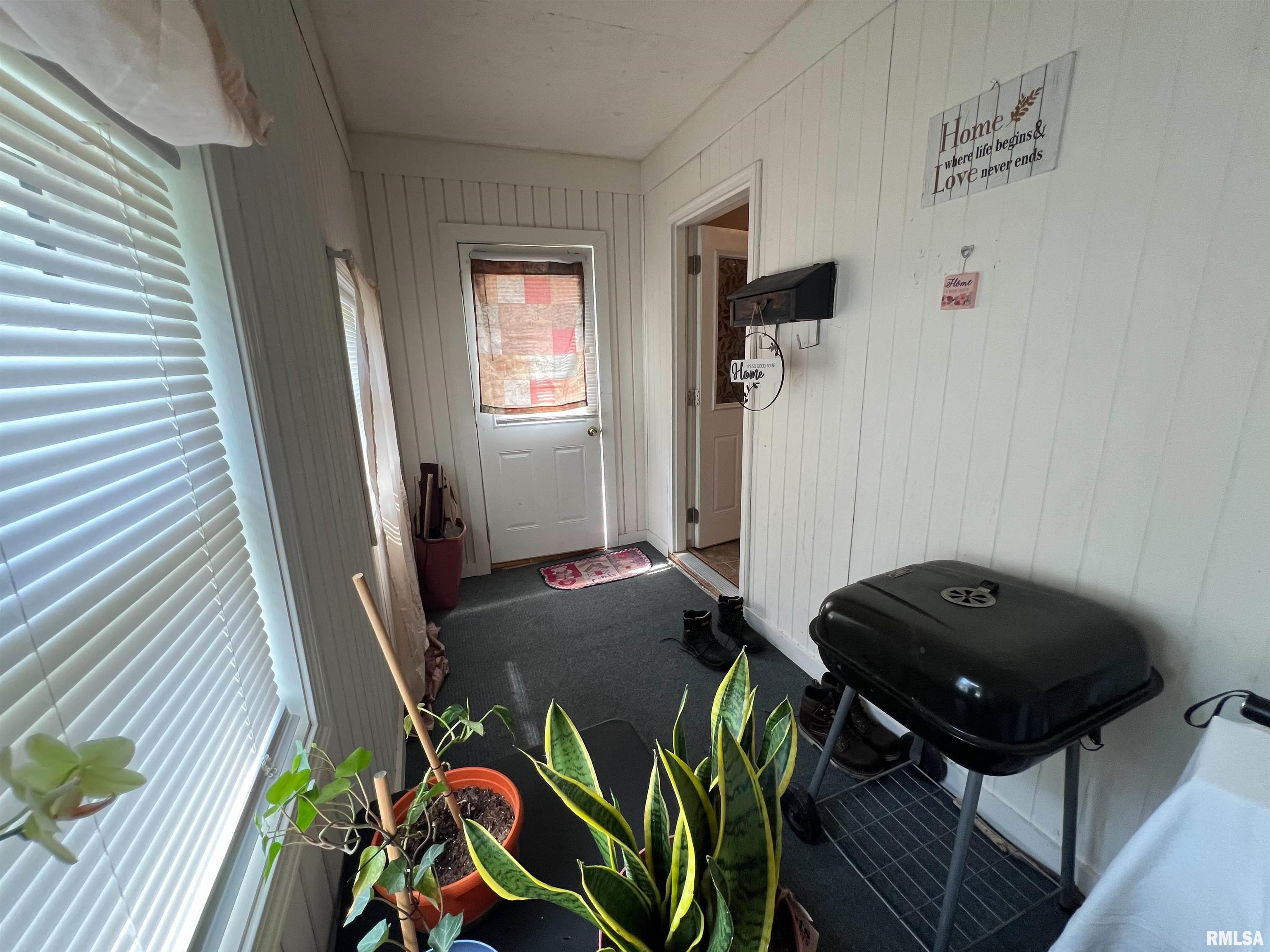 2053 N 11TH Street