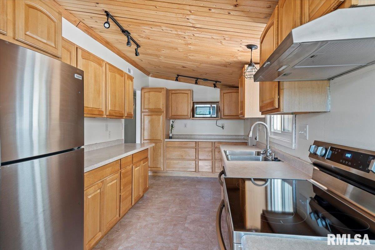 17279 RIVER VIEW Road