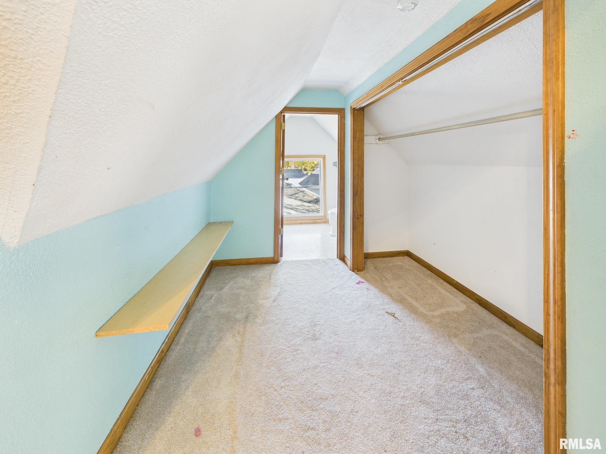 858 N DIAMOND Street