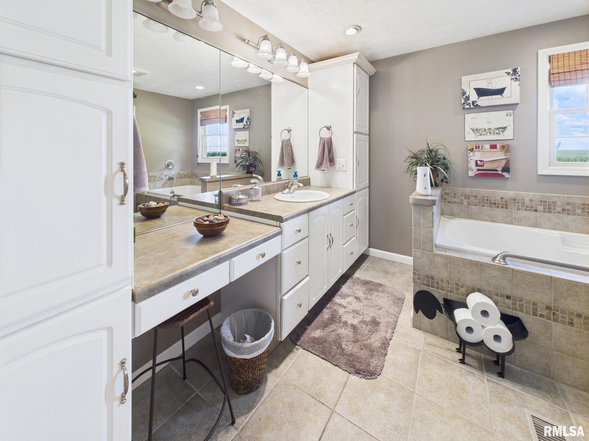 24019 Jellystone Avenue