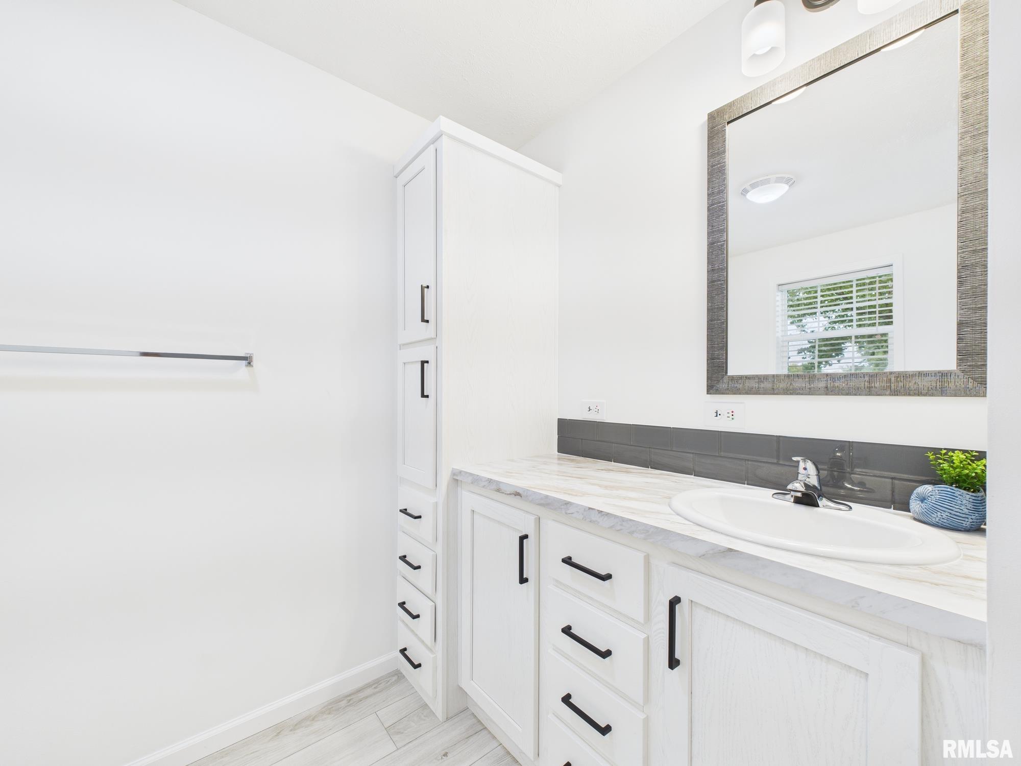 1625 RIDGEWOOD Court