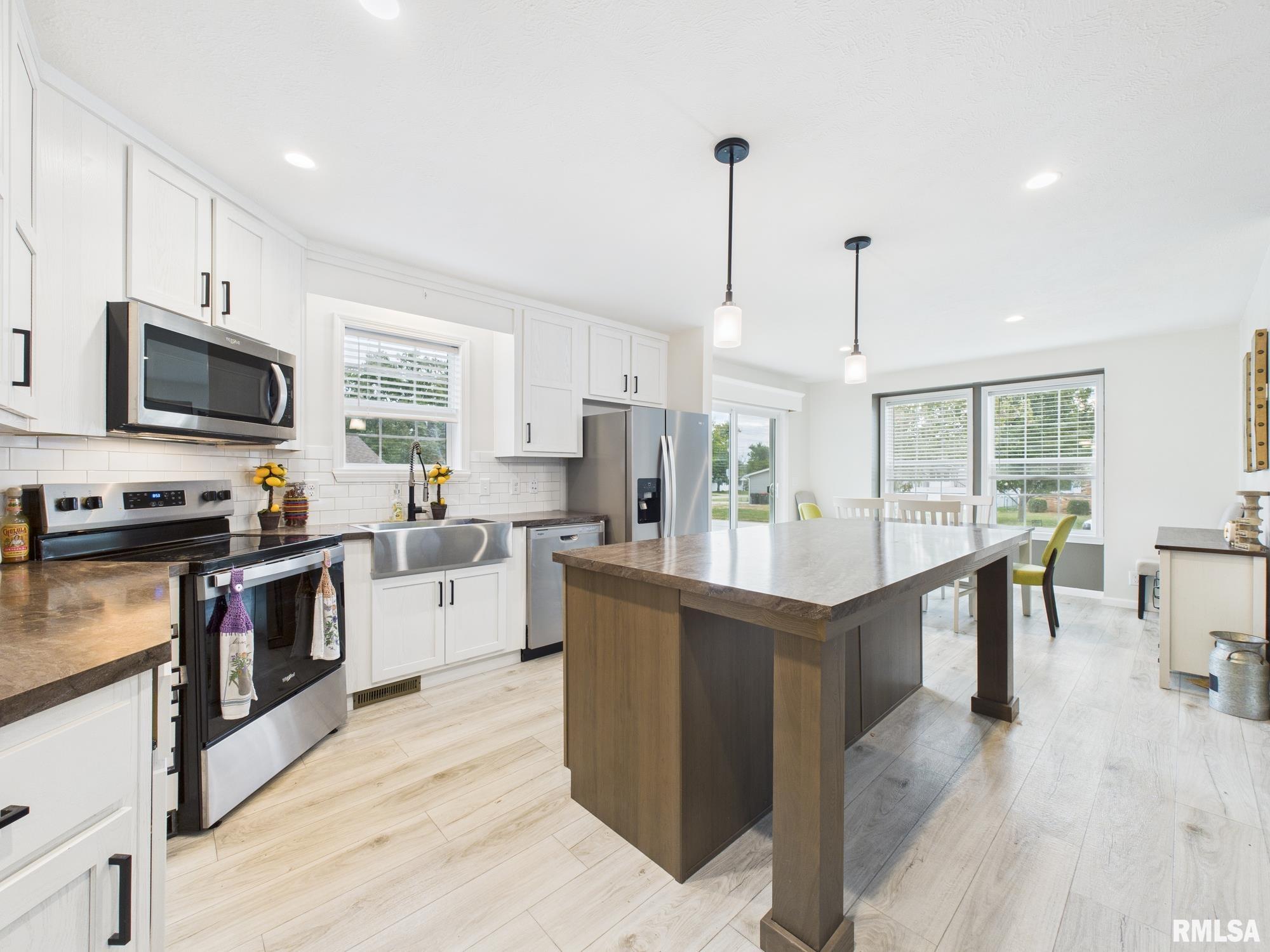 1625 RIDGEWOOD Court