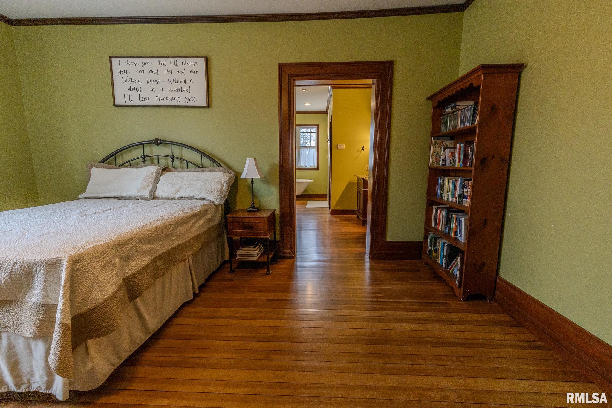 905 E 1st North Street