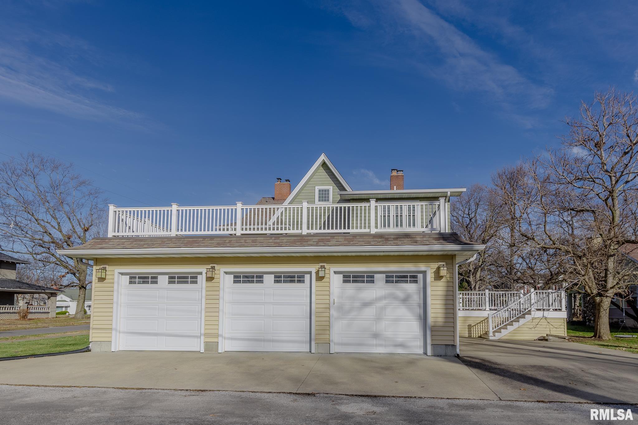 905 E 1st North Street