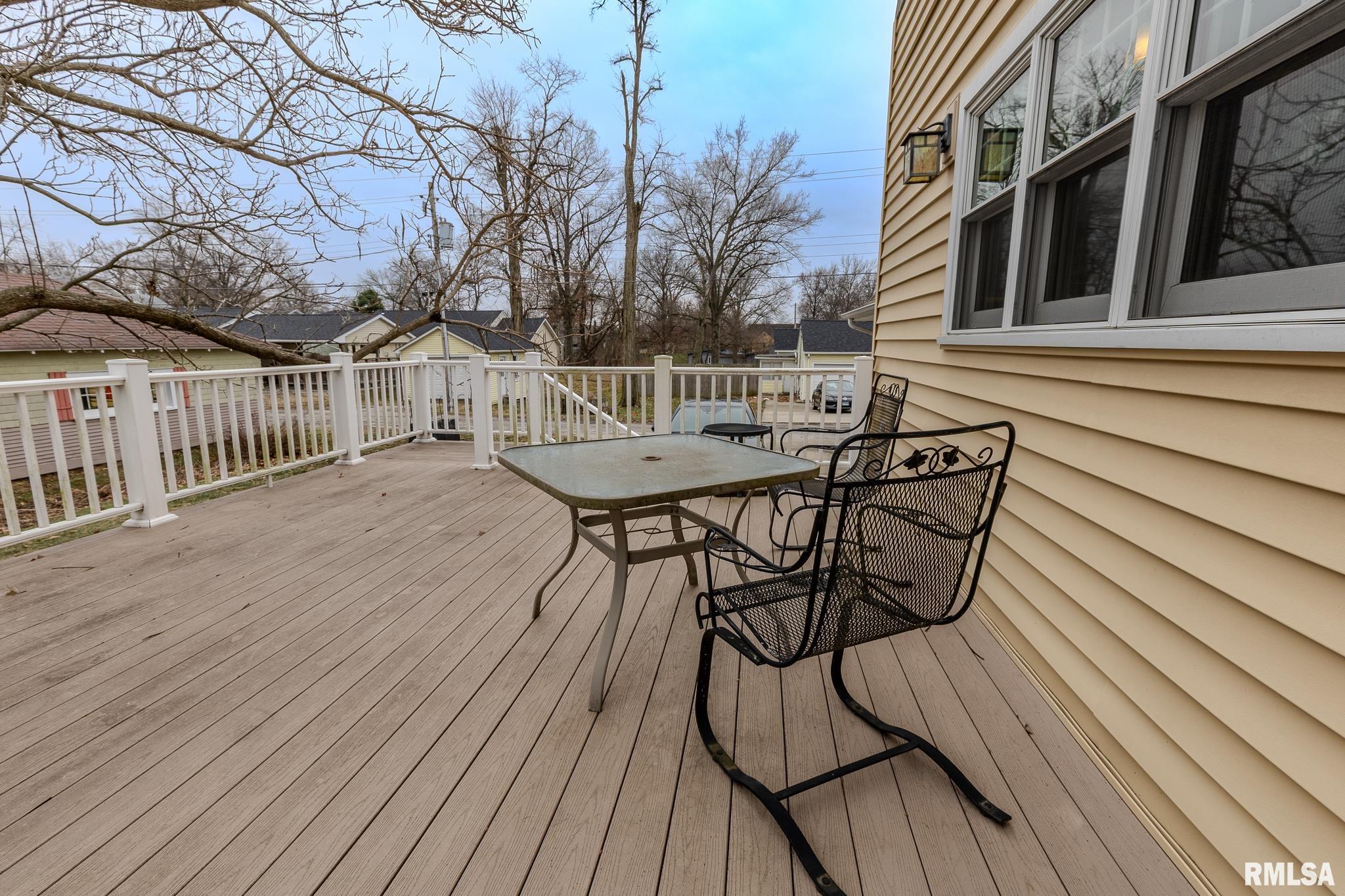 905 E 1st North Street