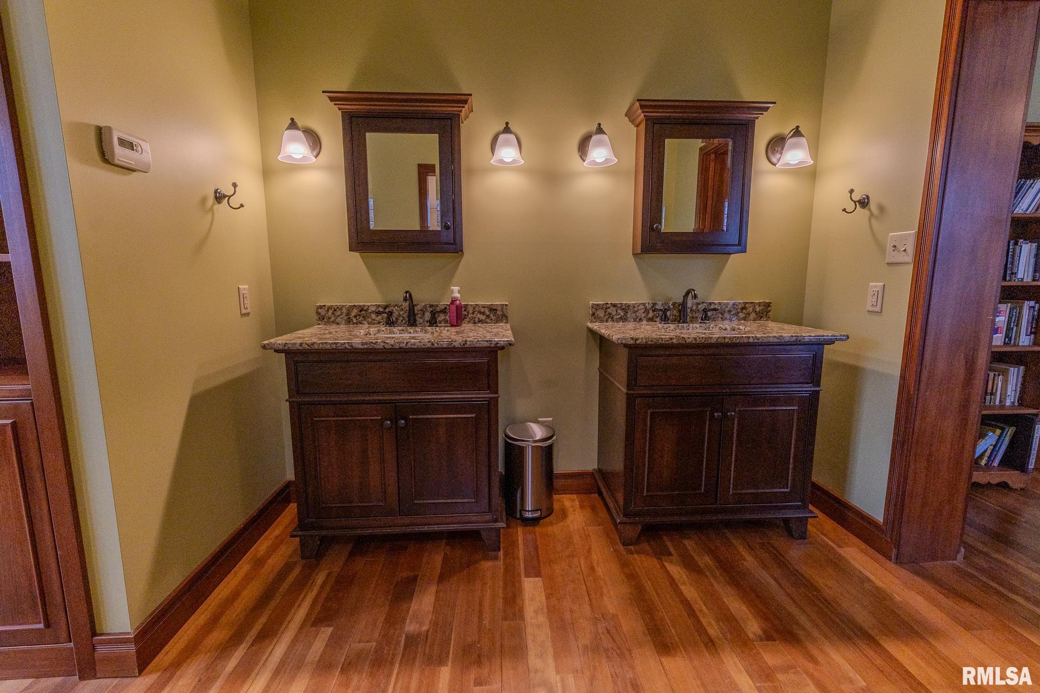 905 E 1st North Street