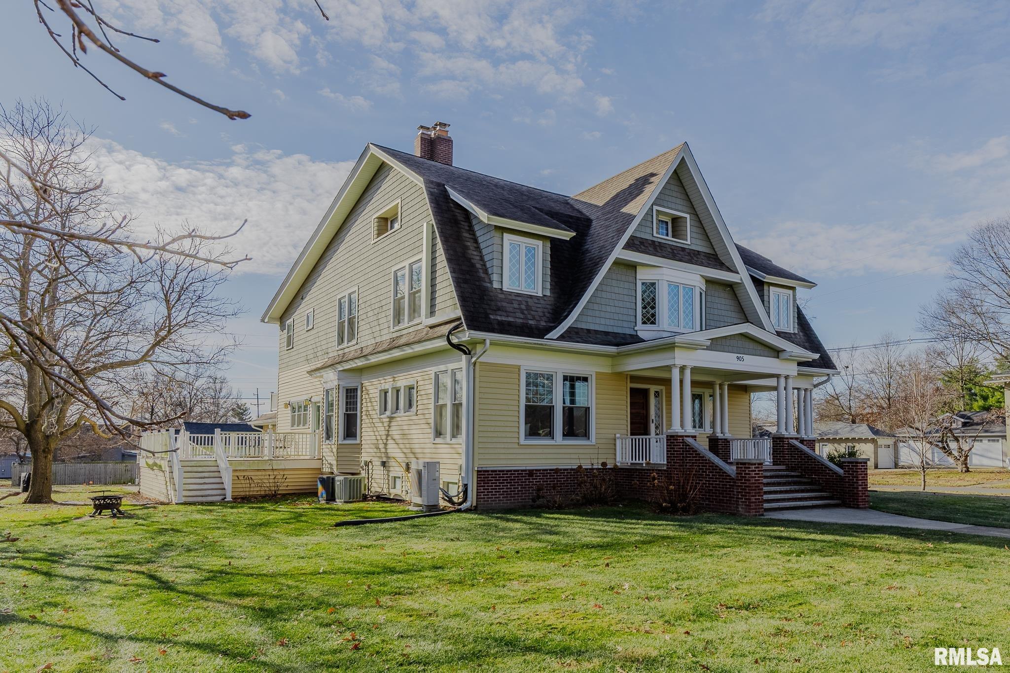 905 E 1st North Street