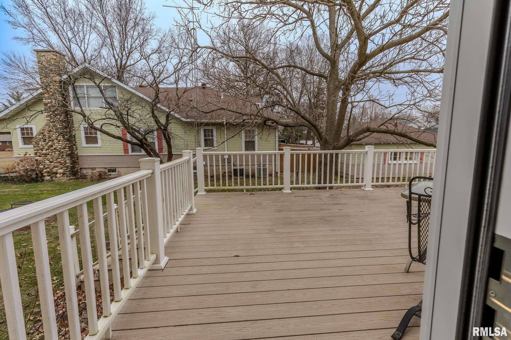 905 E 1st North Street