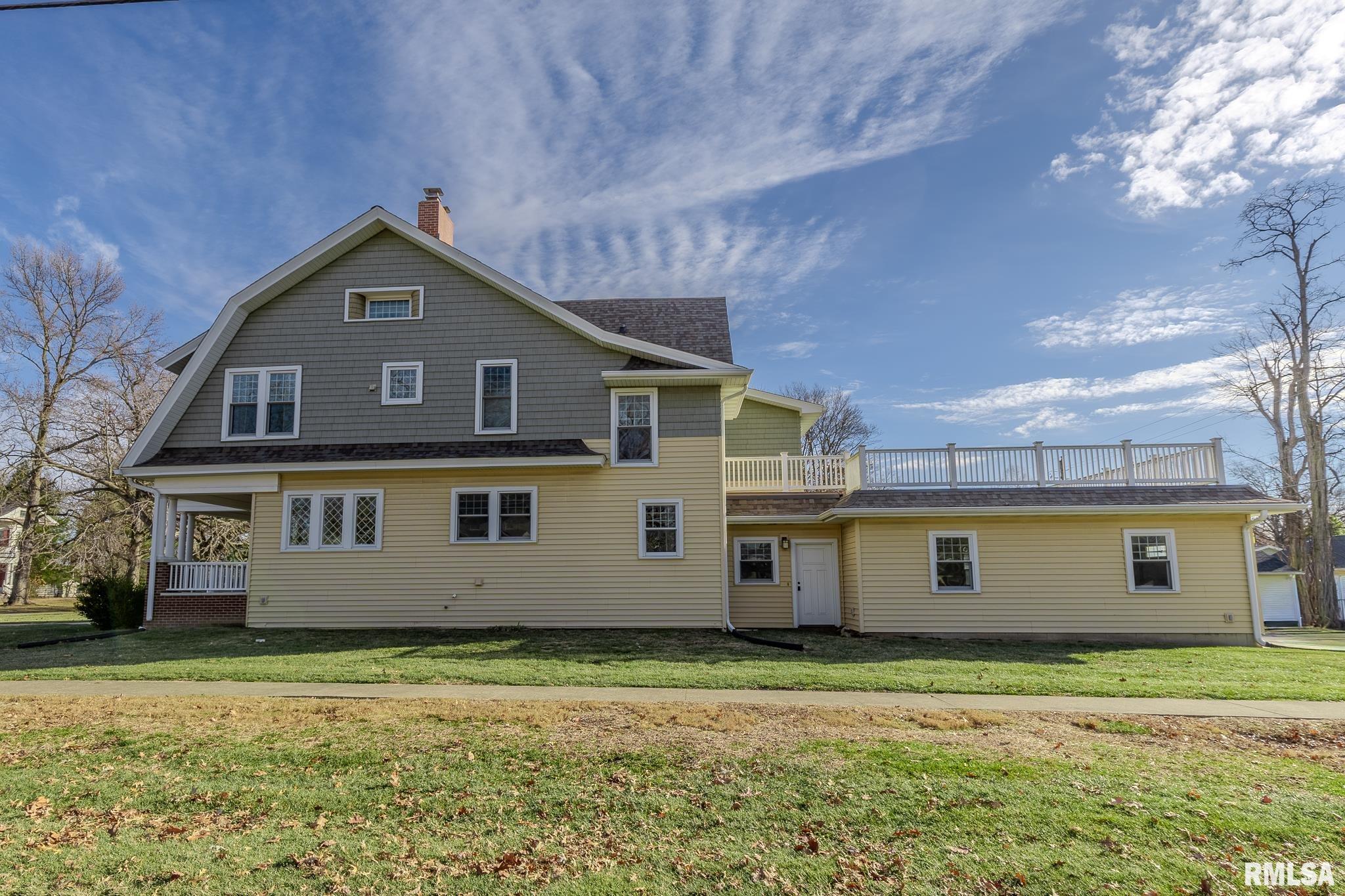 905 E 1st North Street