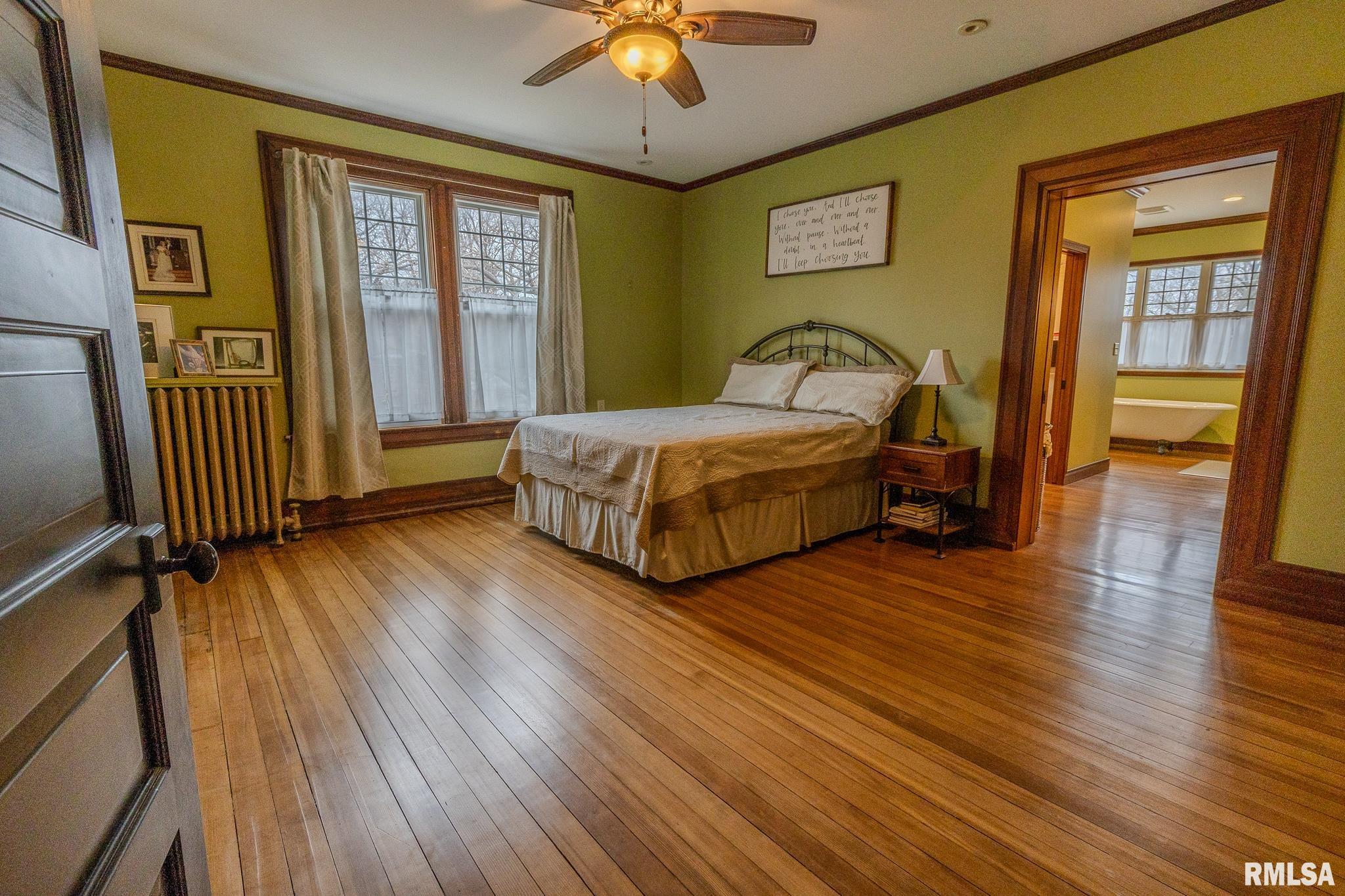 905 E 1st North Street