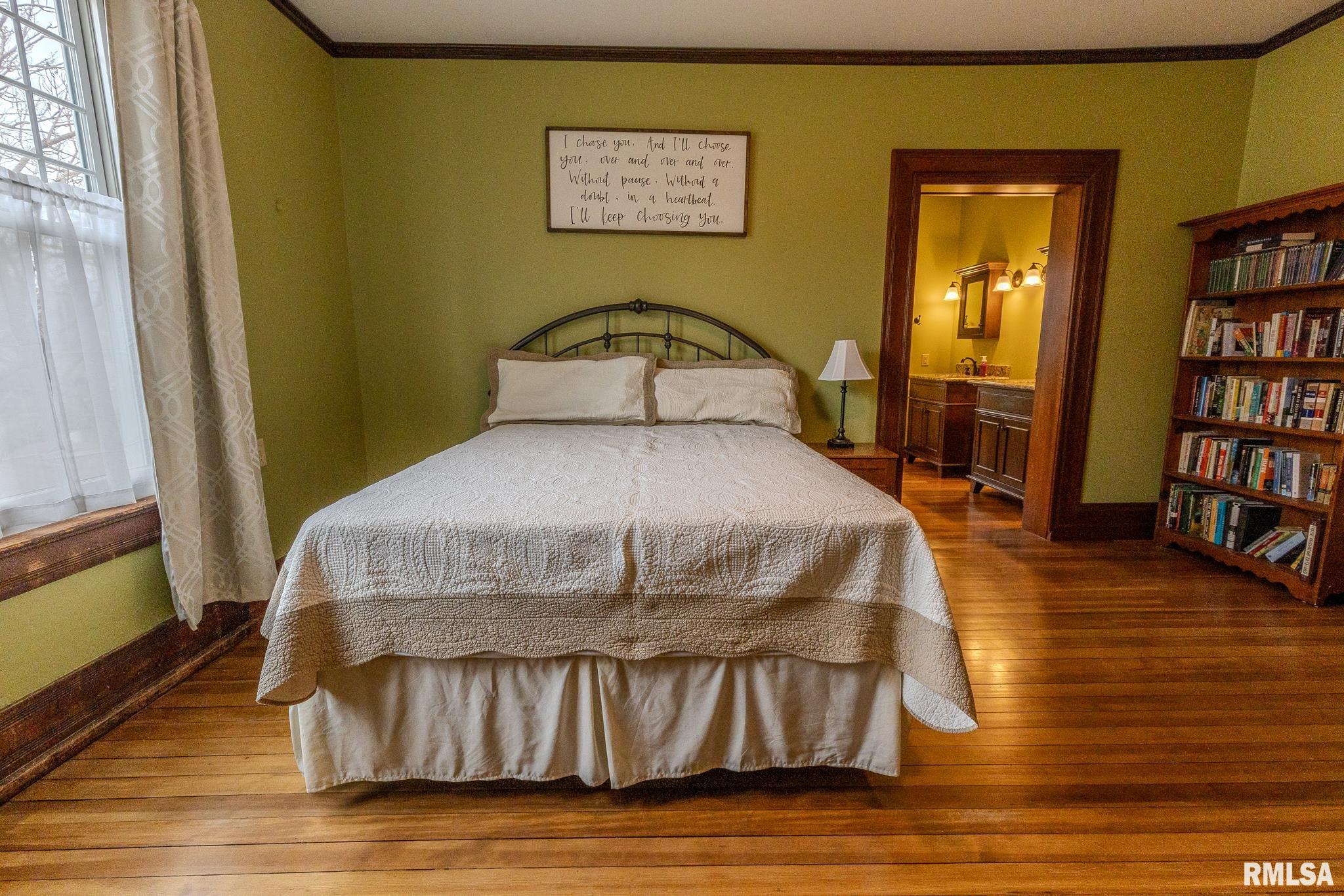 905 E 1st North Street