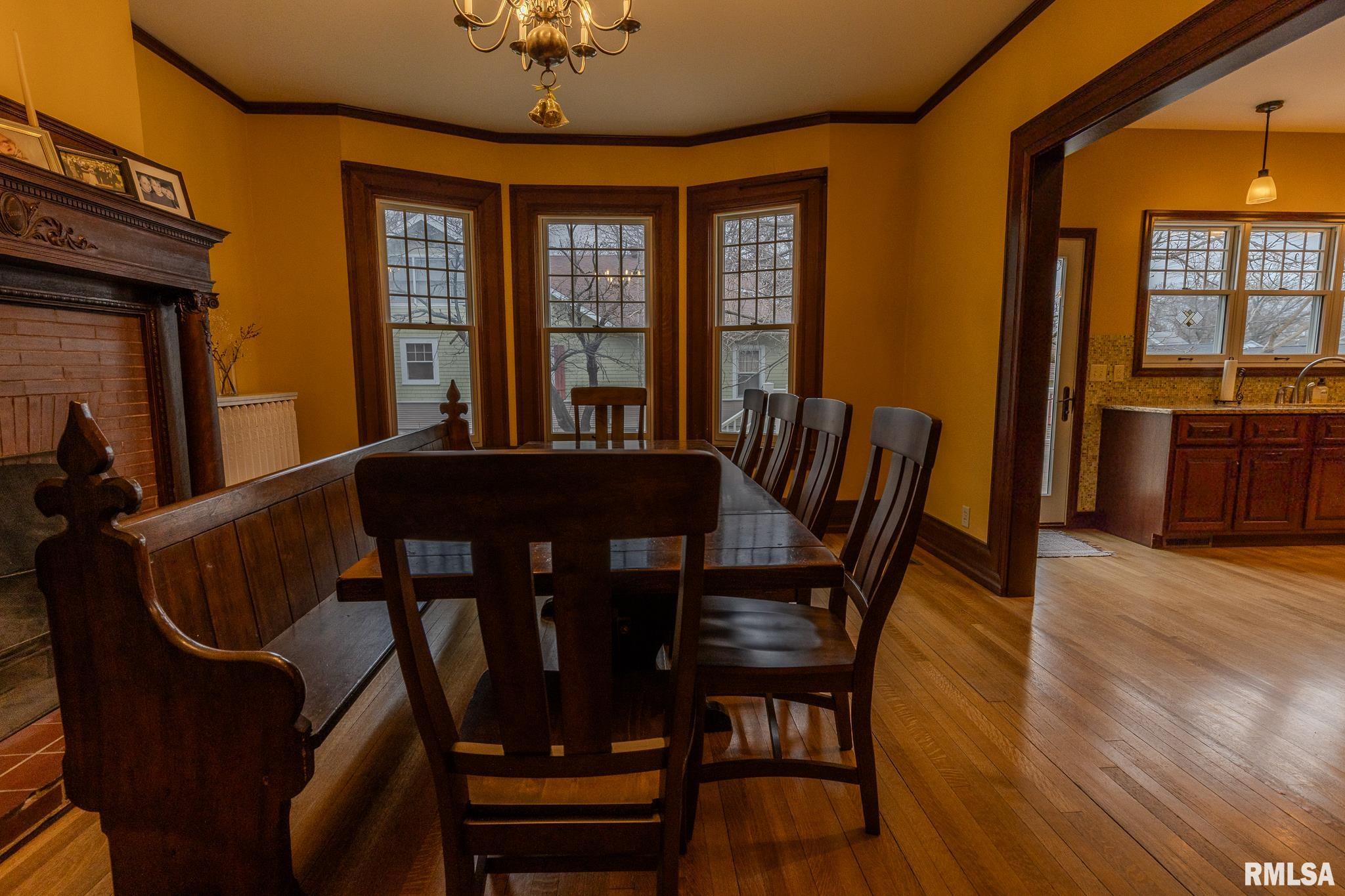 905 E 1st North Street