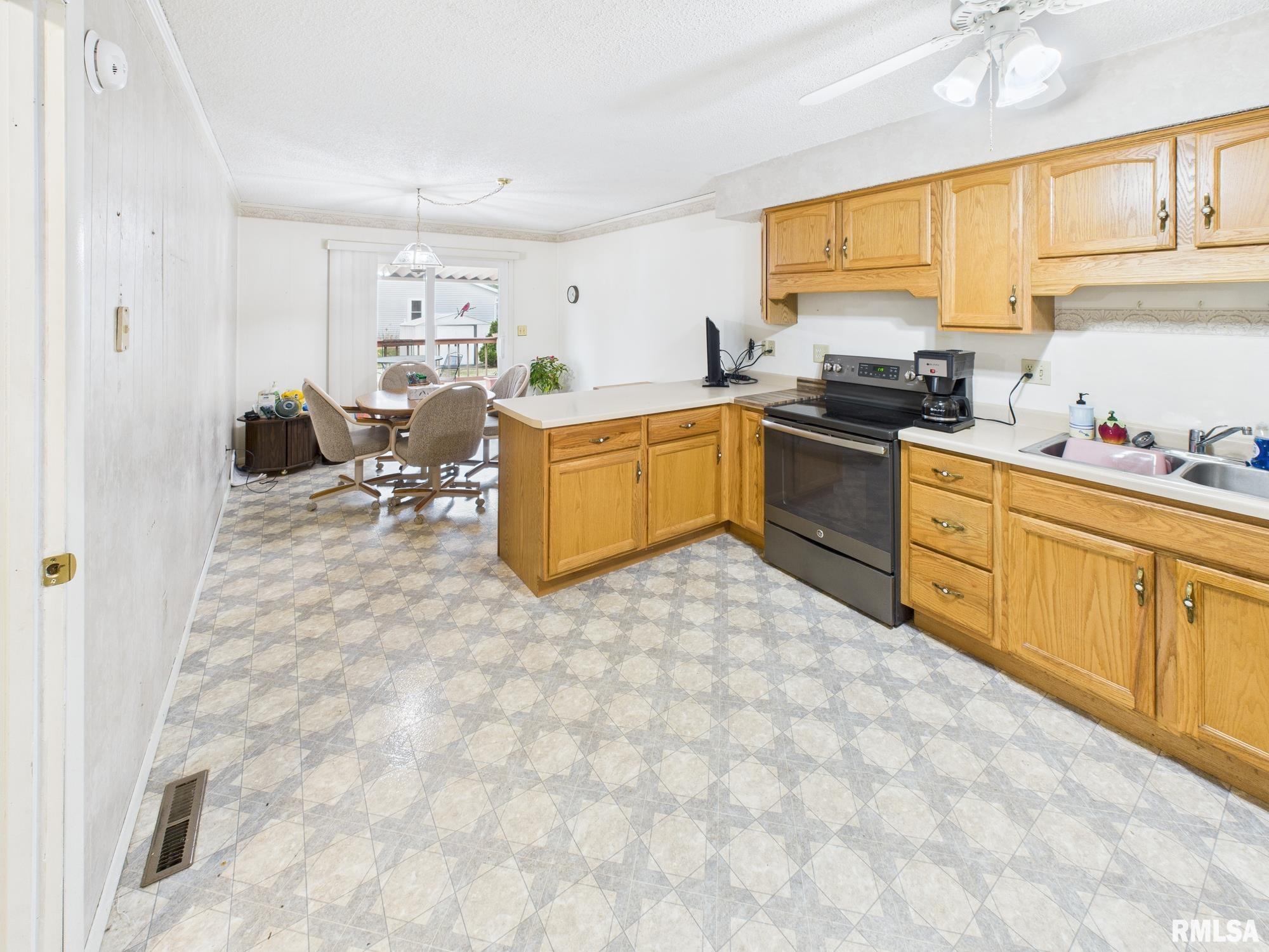 1201 Allied Avenue