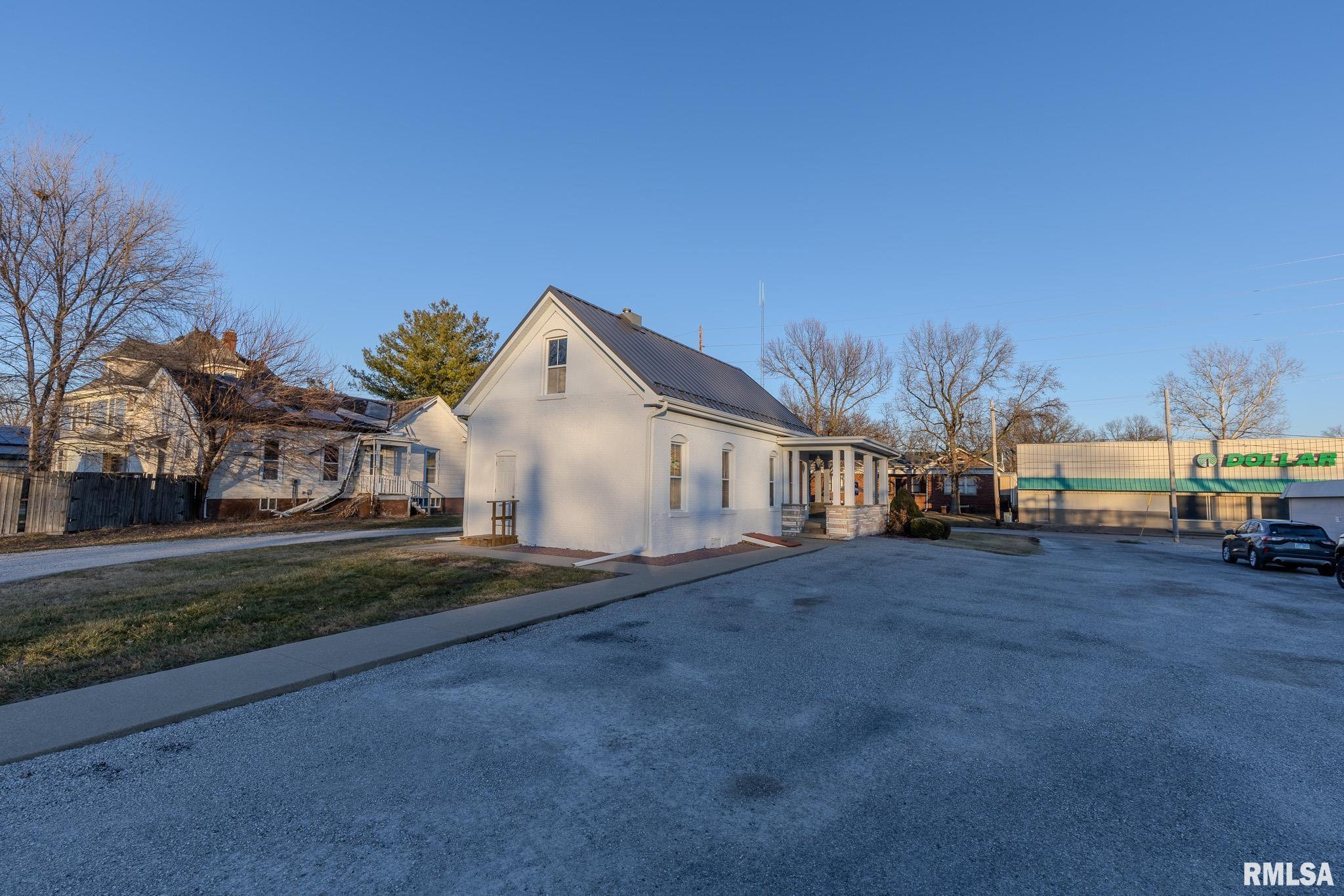 256 N BROAD Street