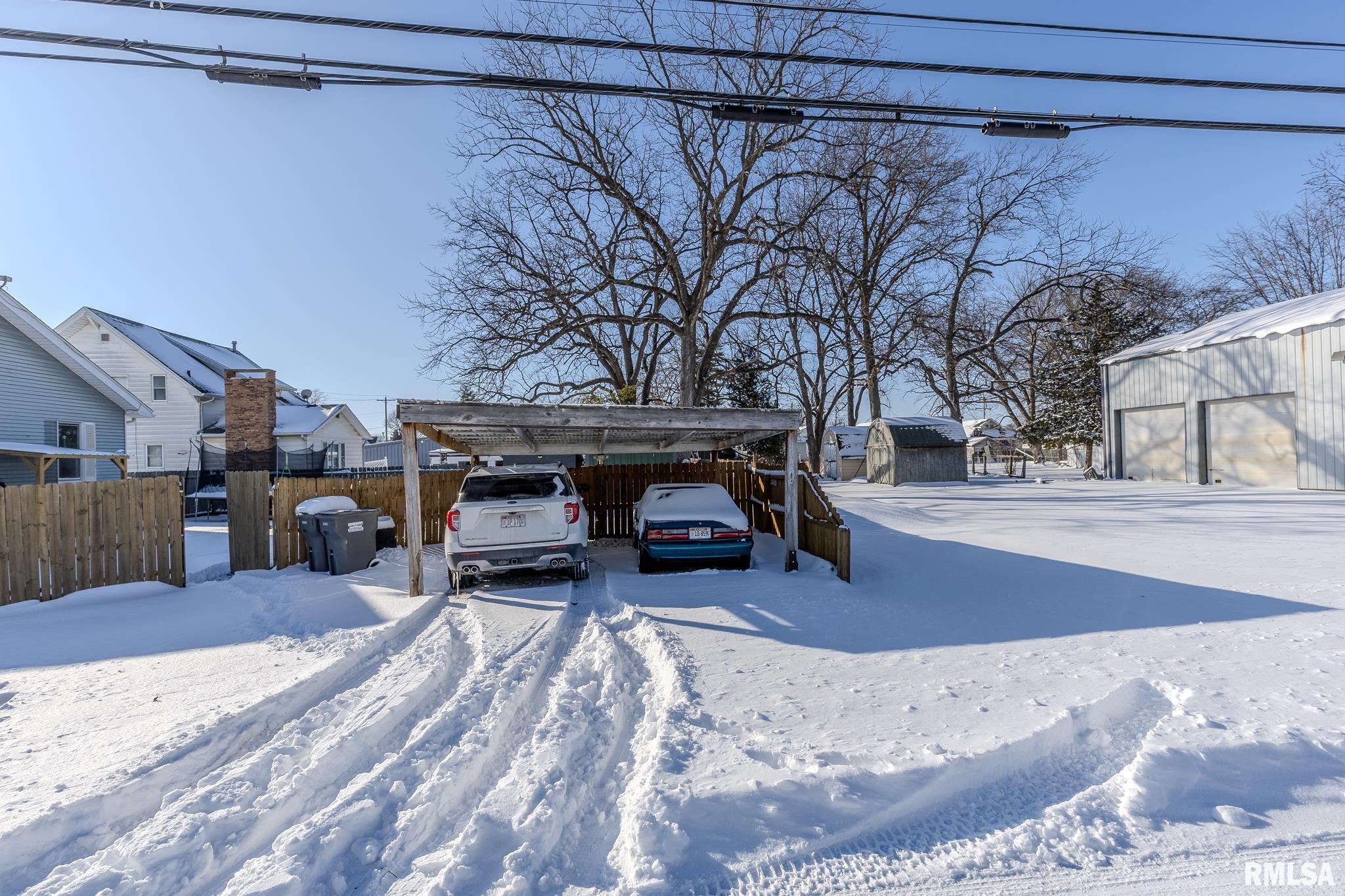 132 E BUCHANAN Street