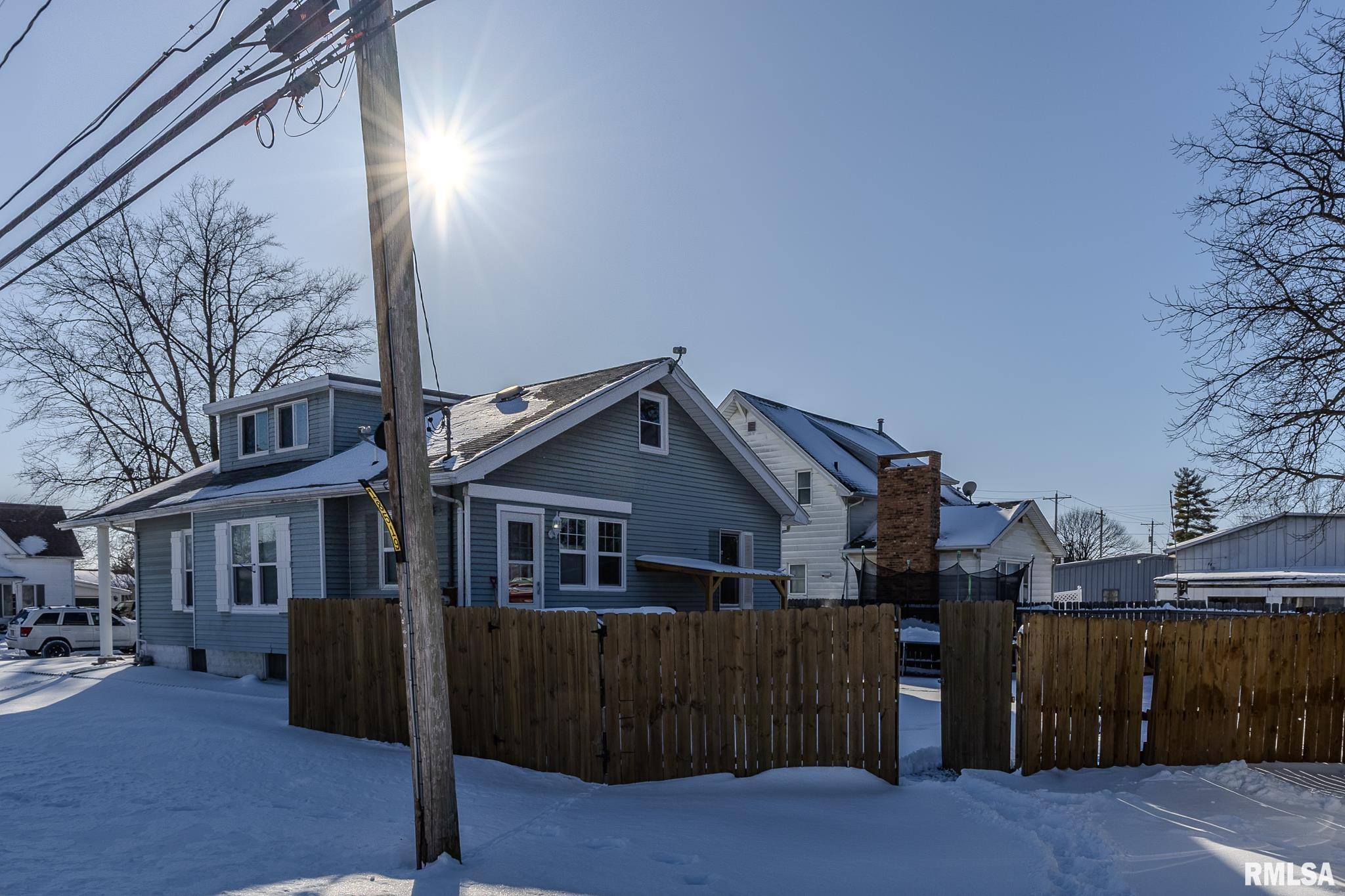 132 E BUCHANAN Street