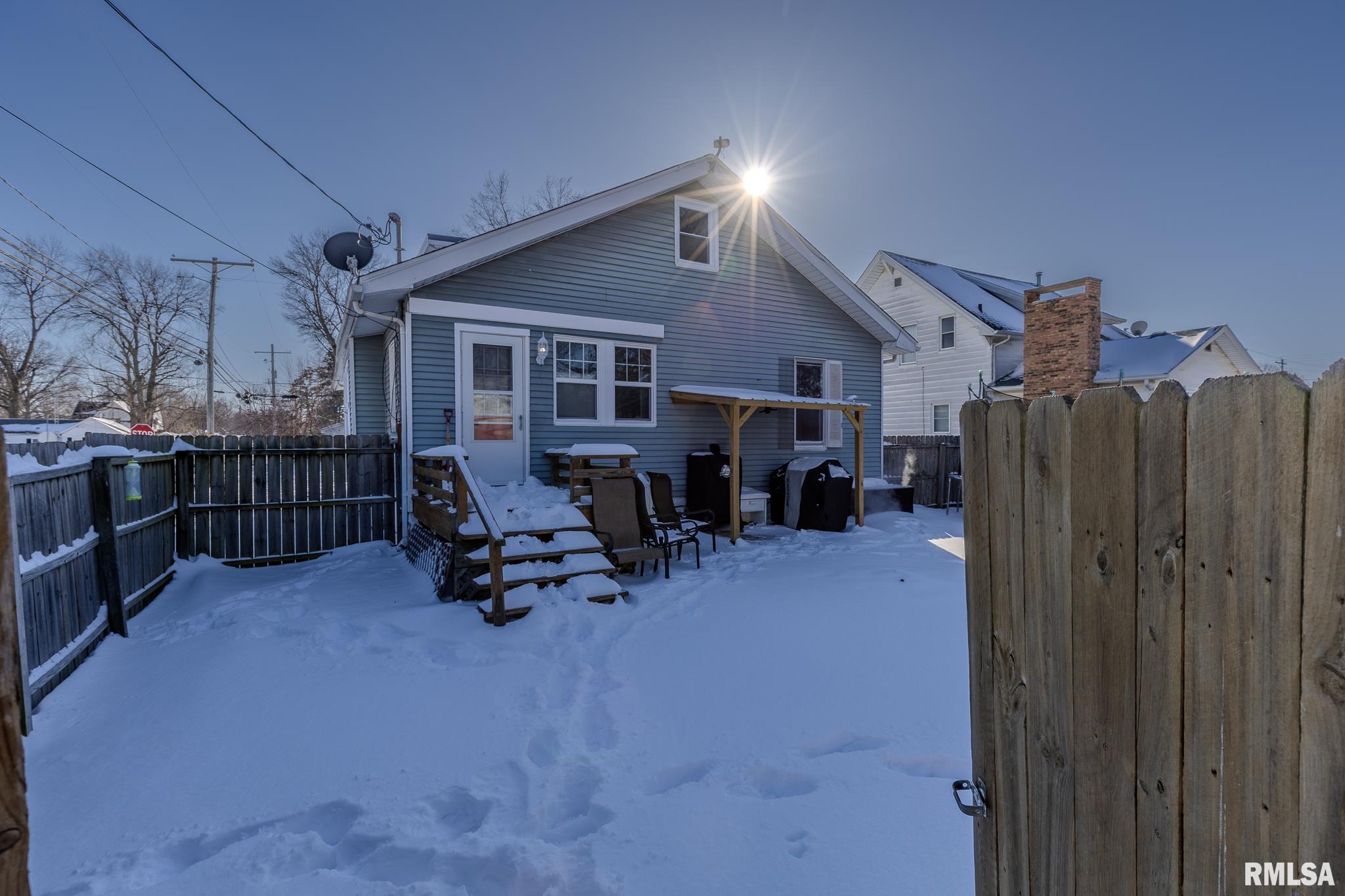 132 E BUCHANAN Street