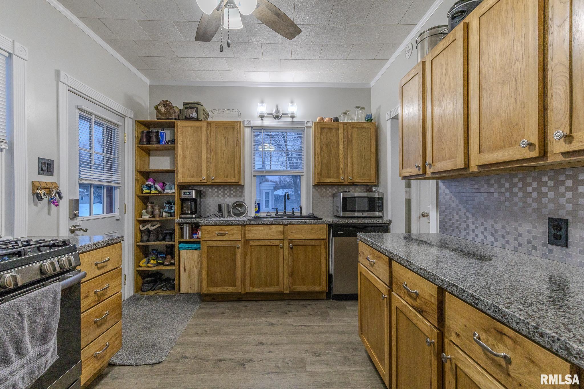 132 E BUCHANAN Street