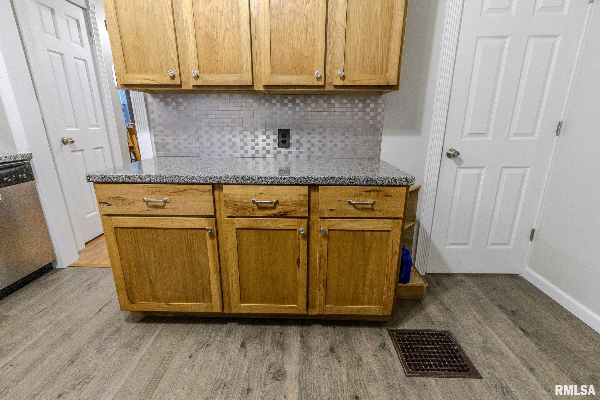 132 E BUCHANAN Street